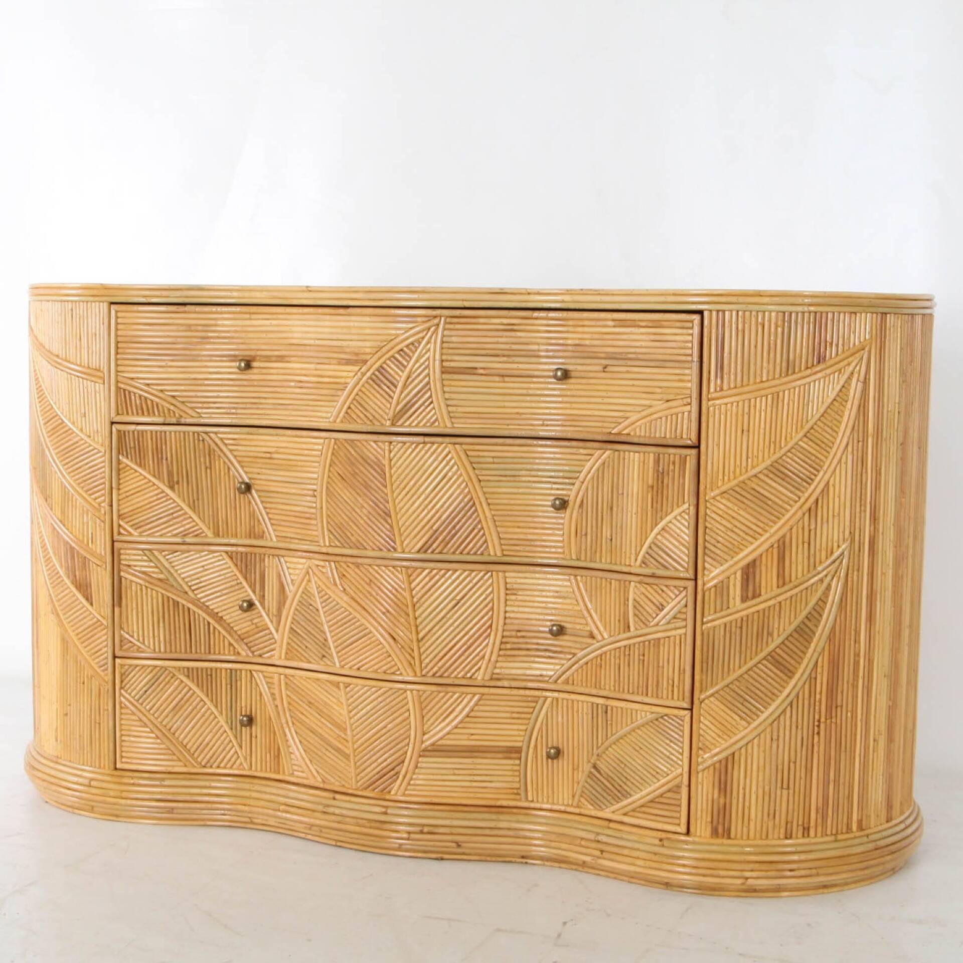 Commode « feuilles » en rotin