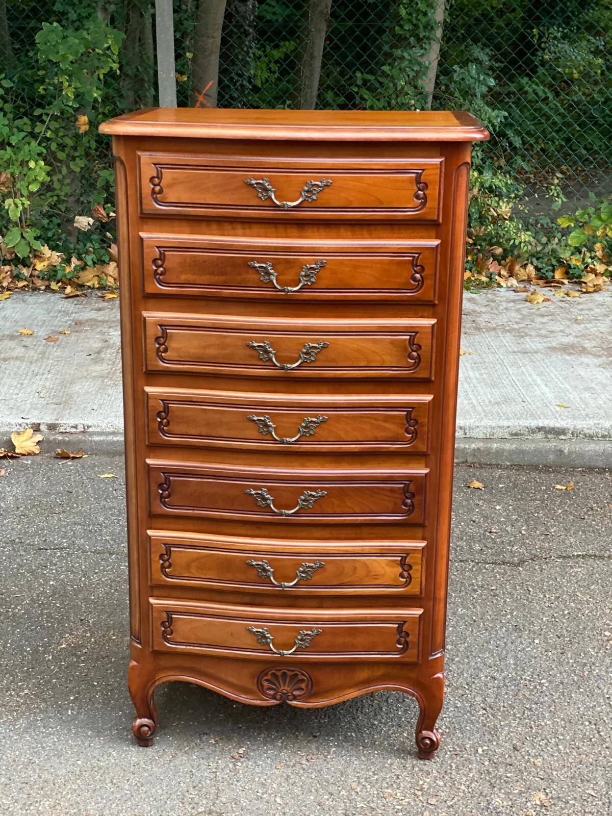 Louis XV style chest of drawers in solid wood from the 20th century