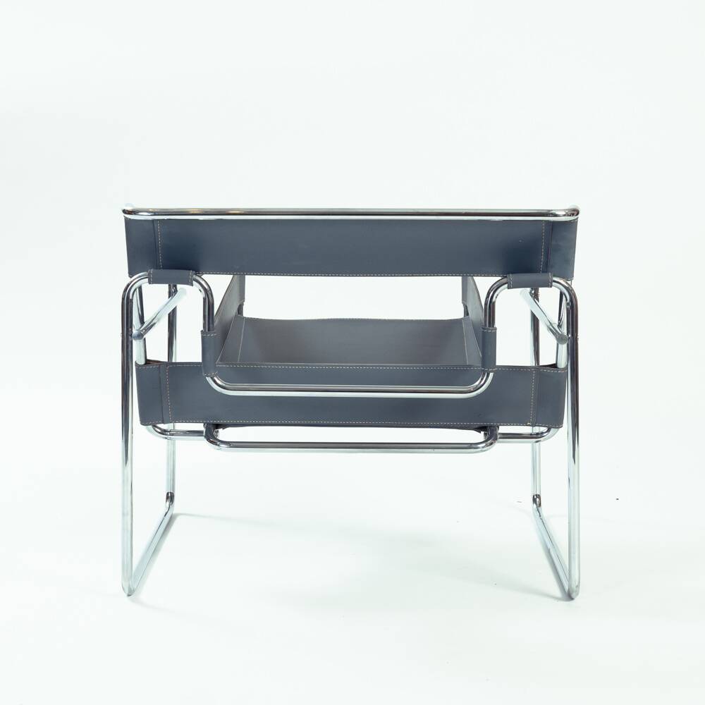 Wassily b3 lounge chair in grey by Marcel Breuer