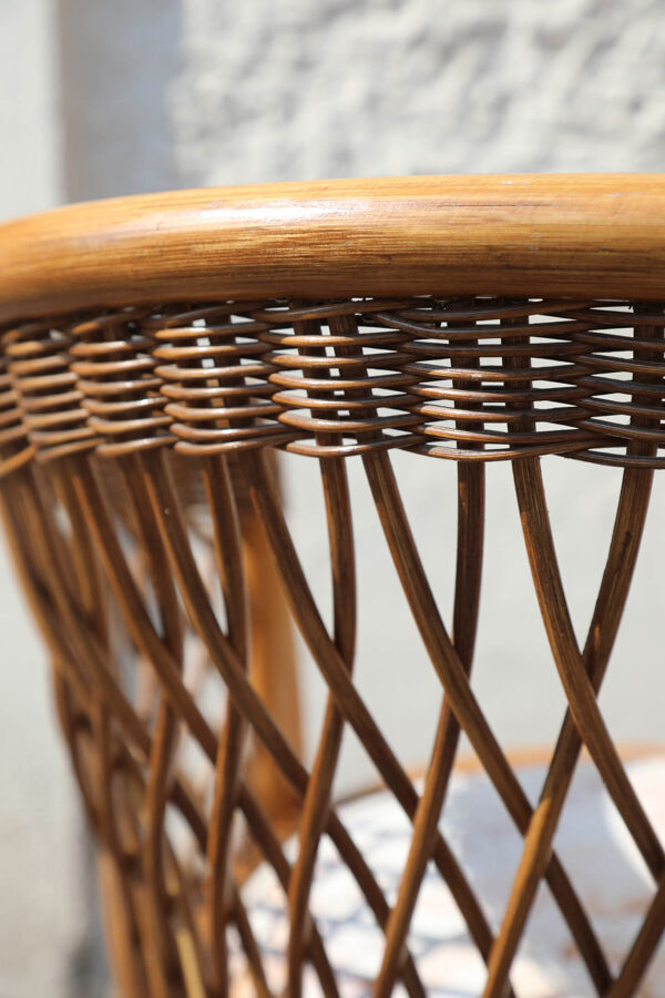 fauteuil en rotin demi-lune tressé