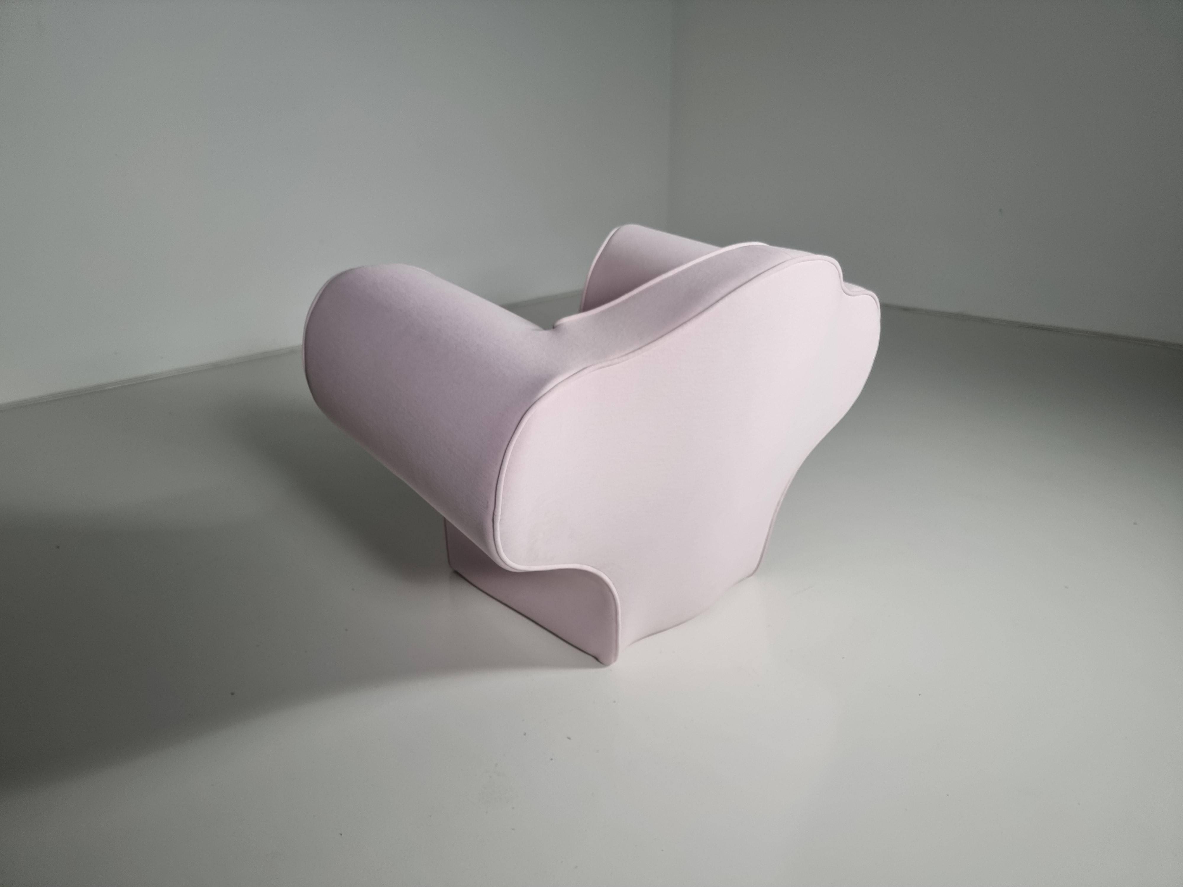 Pale pink chaise longue by Ron Arad for Moroso.