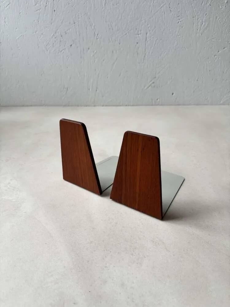 Kai Kristiansen bookends Feldballes Møbelfabrik in teak.