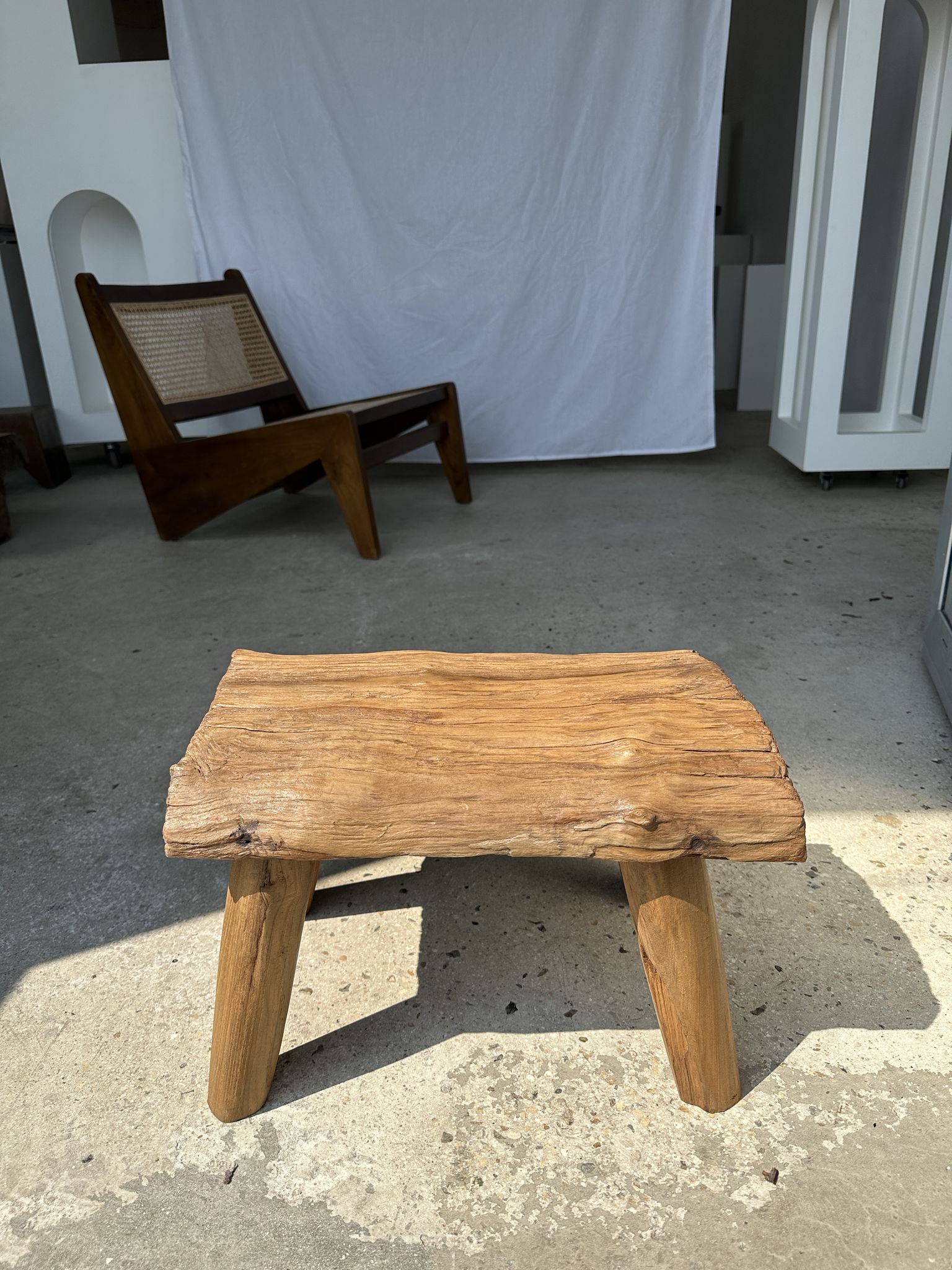 Table d'appoint ou tabouret en teck blond quadripode H:30 L43 l27