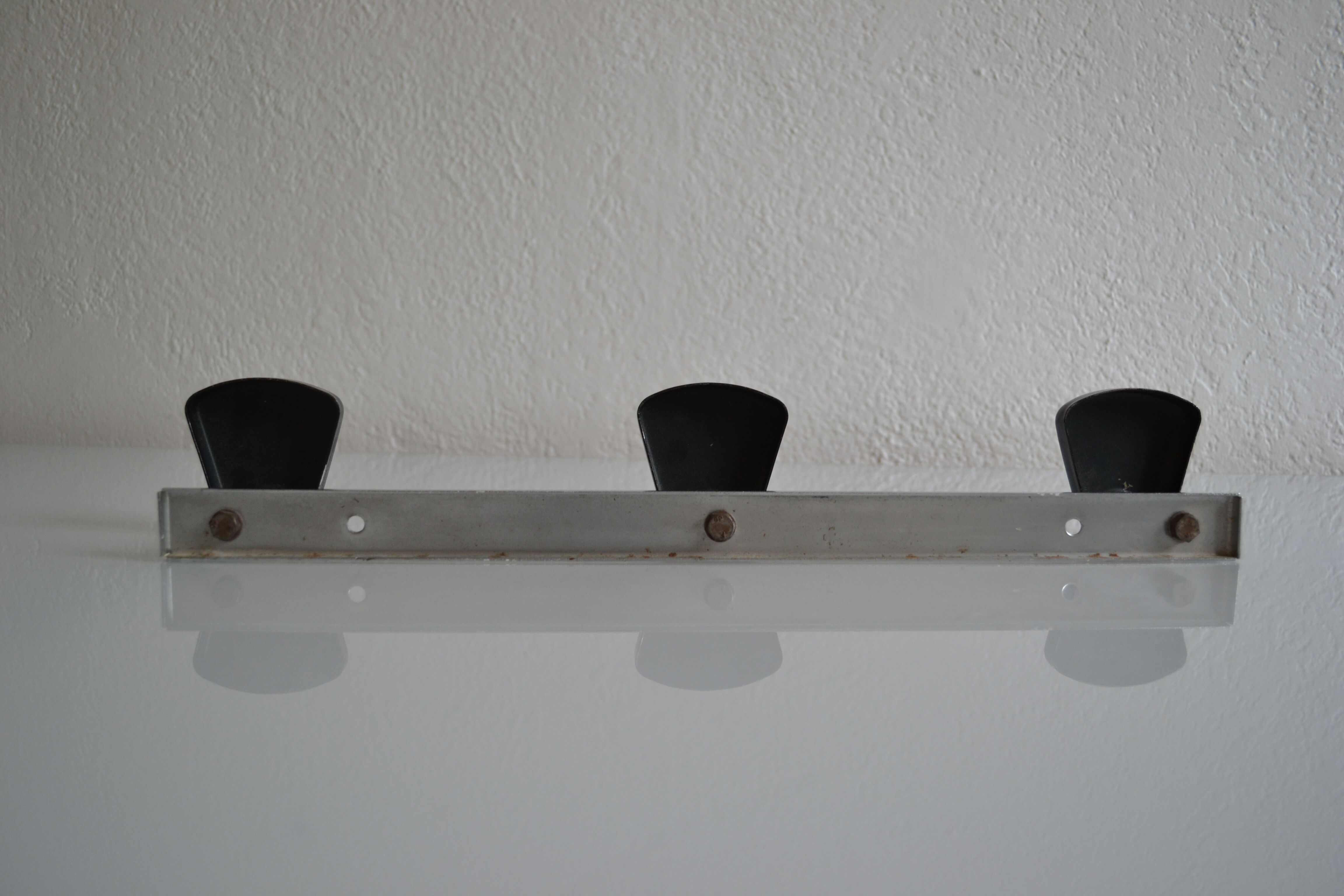 Wall coat rack with 3 hooks vintage 60's
