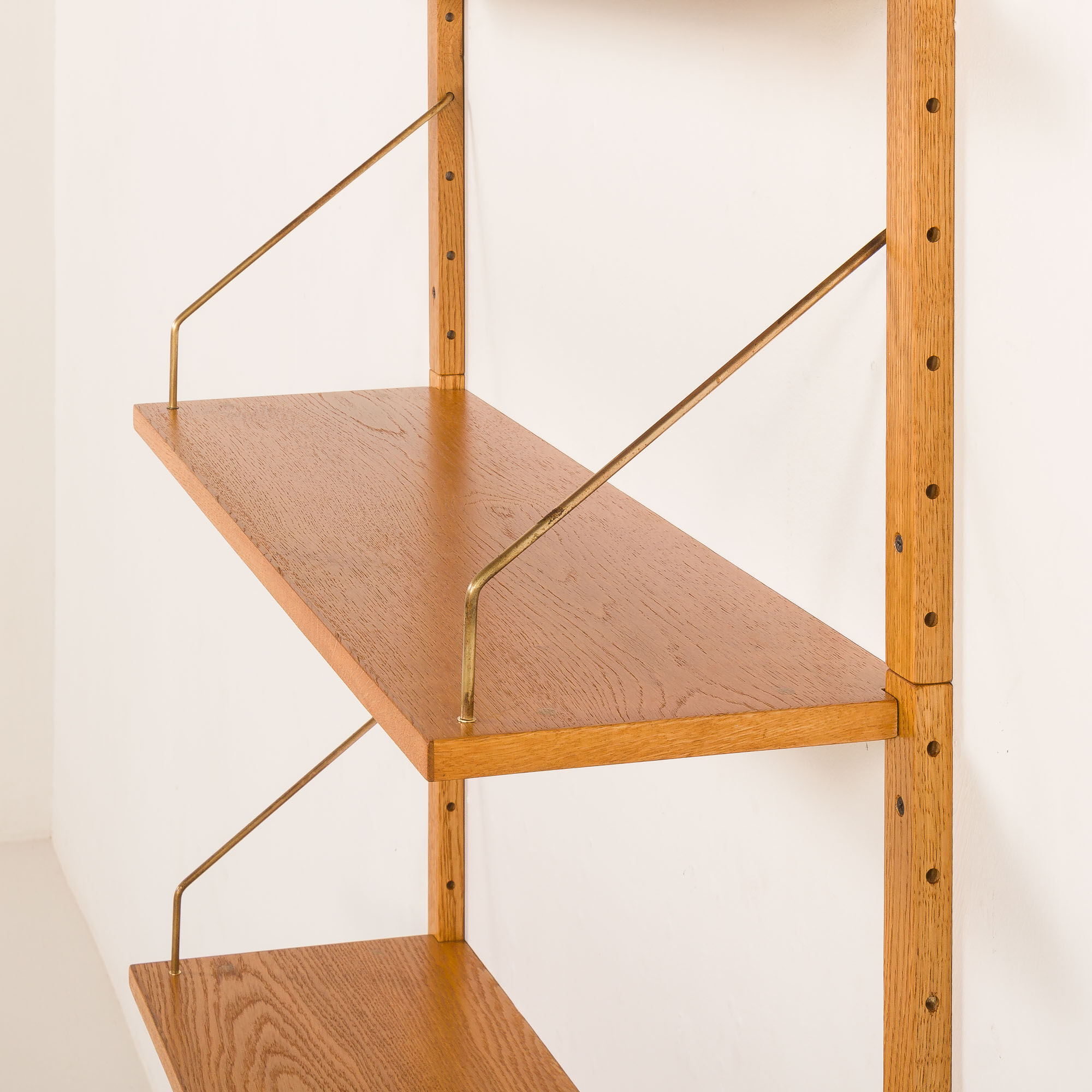Danish mid-century oak shelving unit in Cadovius style, 1970s