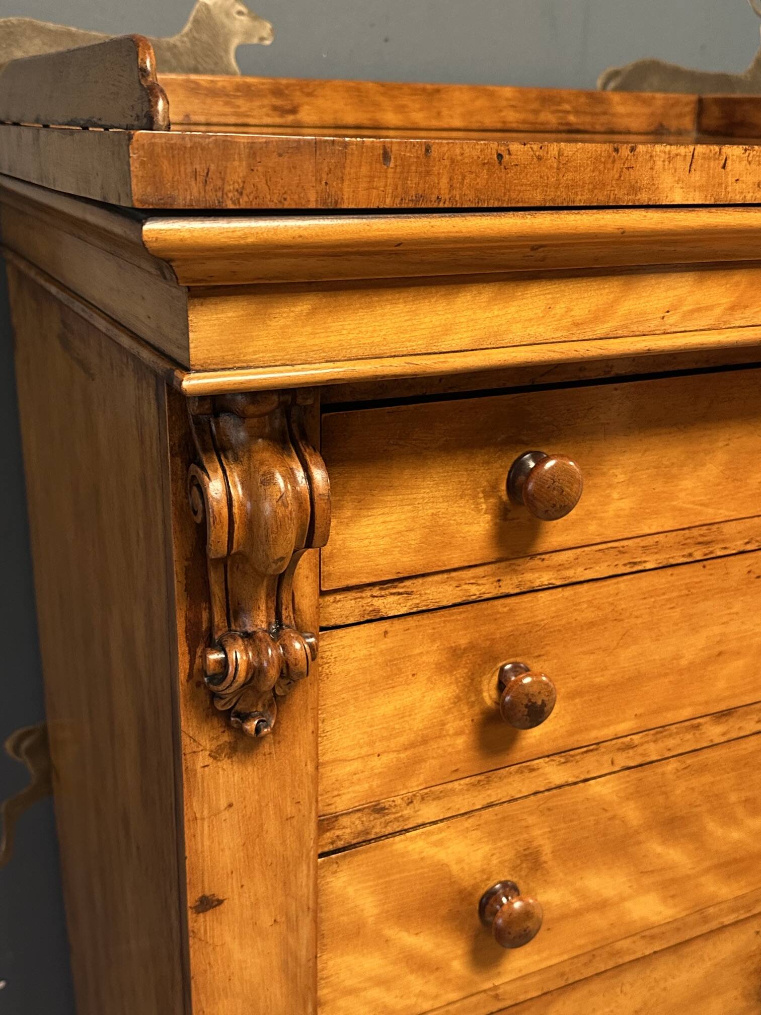 Wellington chest of drawers / file cabinet