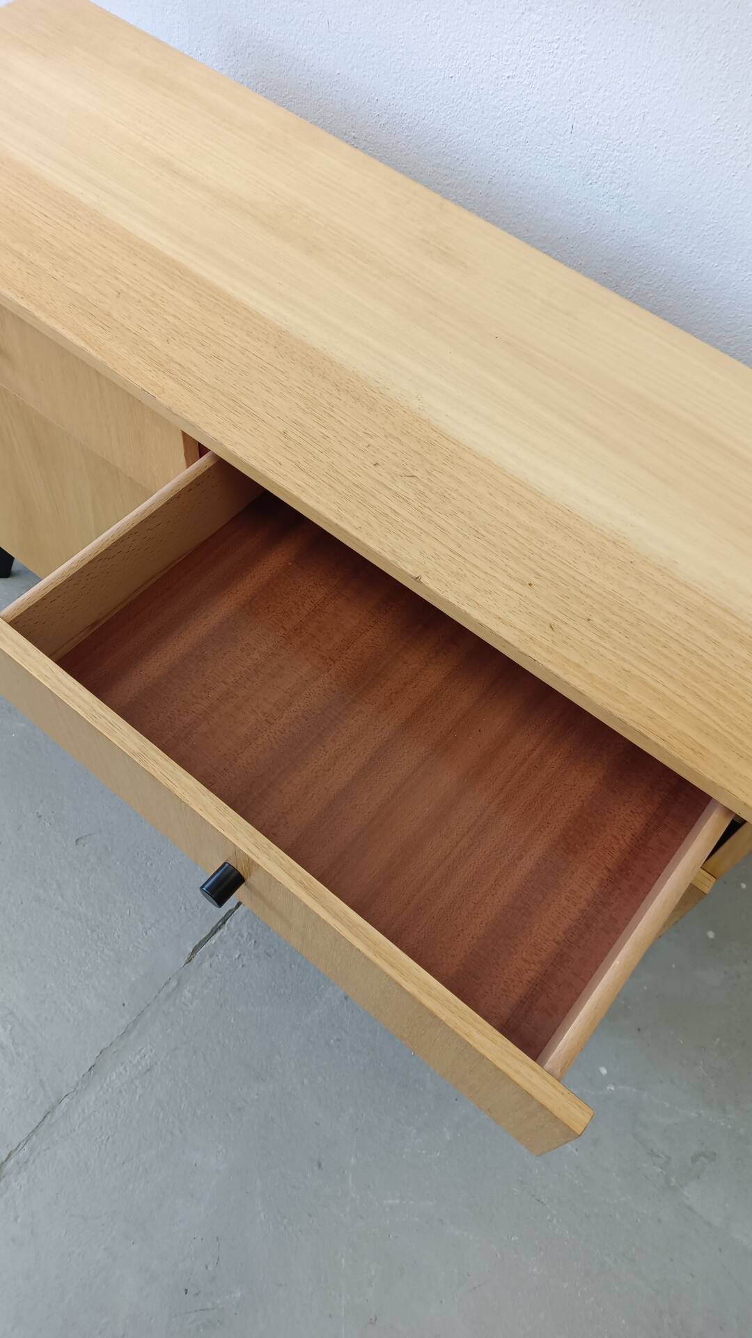 Clear buffet with 2 doors