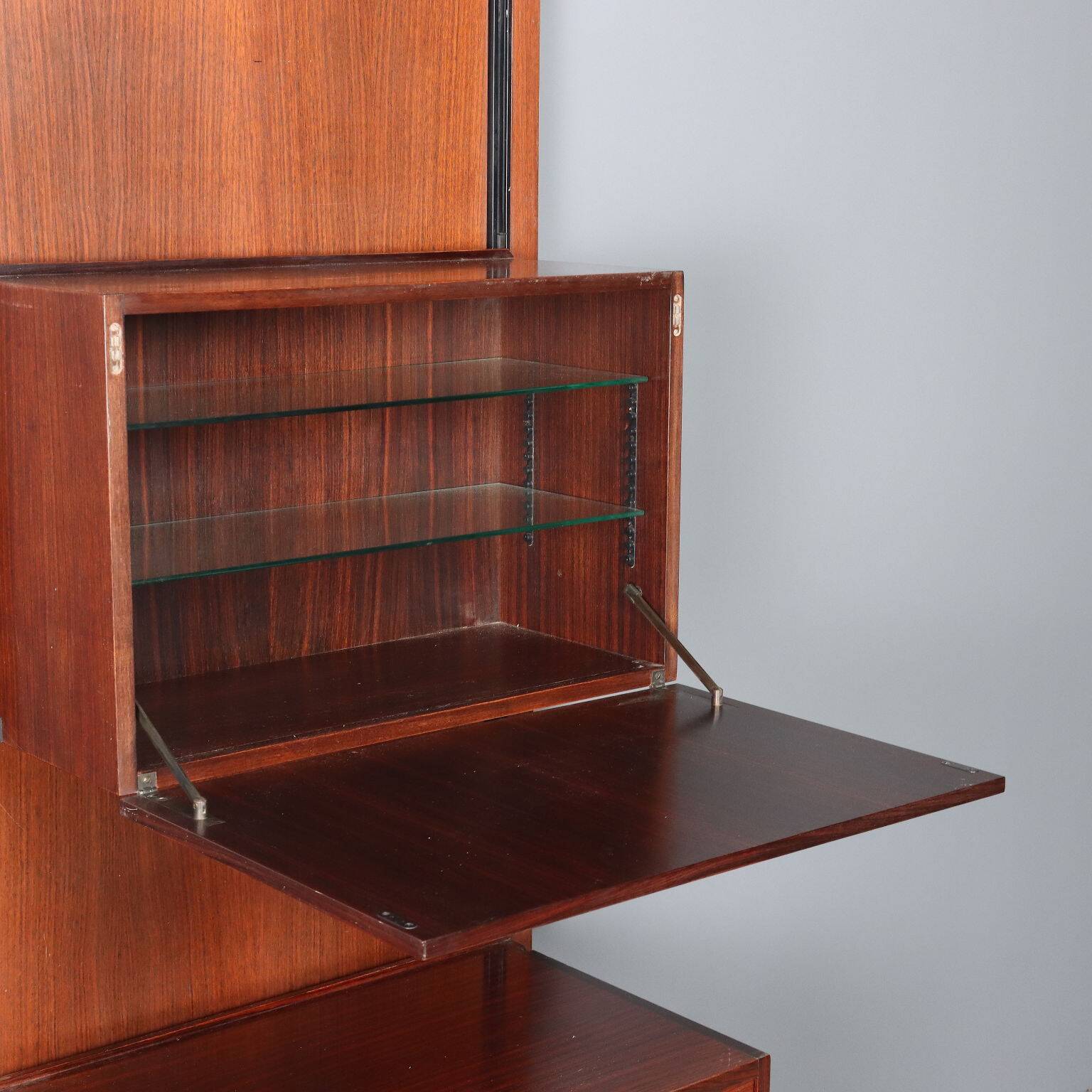 Bookcase 'E22' by Osvaldo Borsani for Tecno - 1960s
