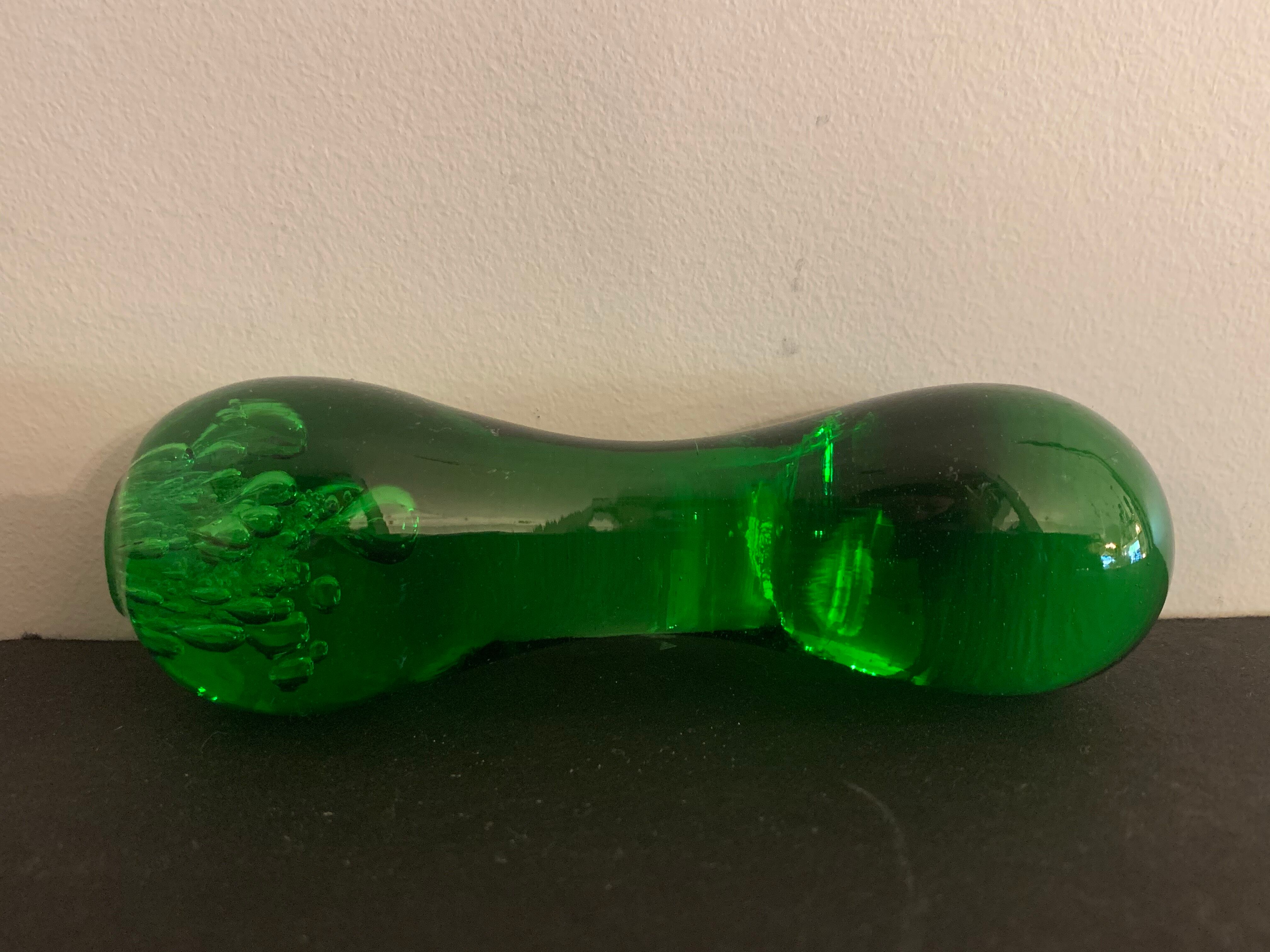 Cendrier Biot en verre vert avec pilon écrase cigares 1960