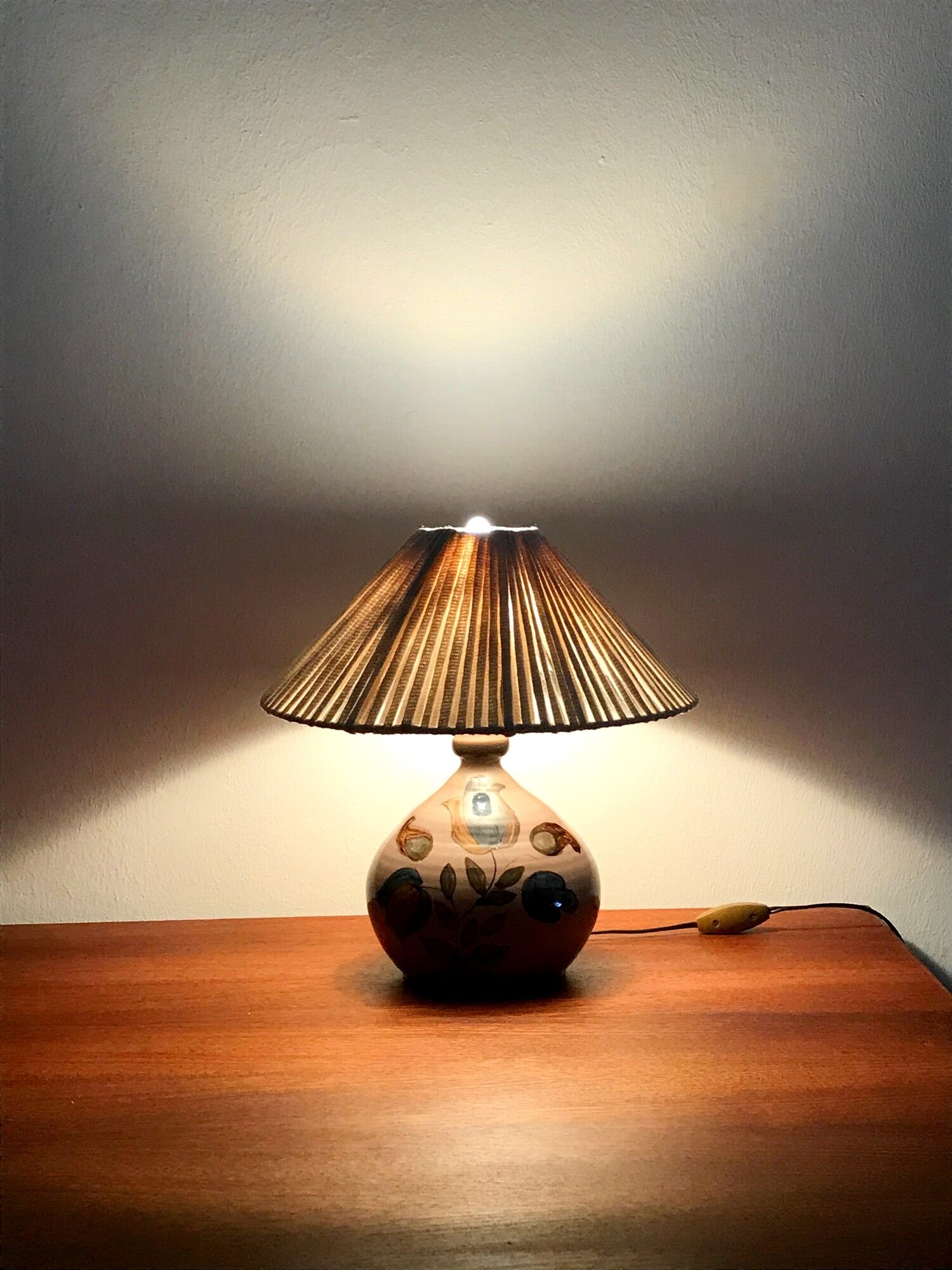Ceramic lamp and its recycled cotton lampshade