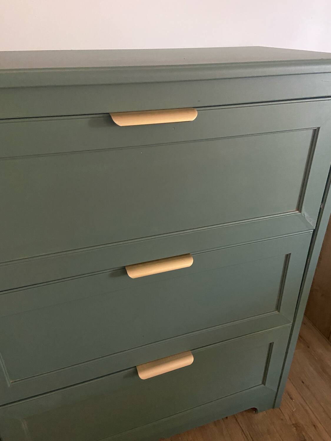 Green chest of drawers with 4 drawers