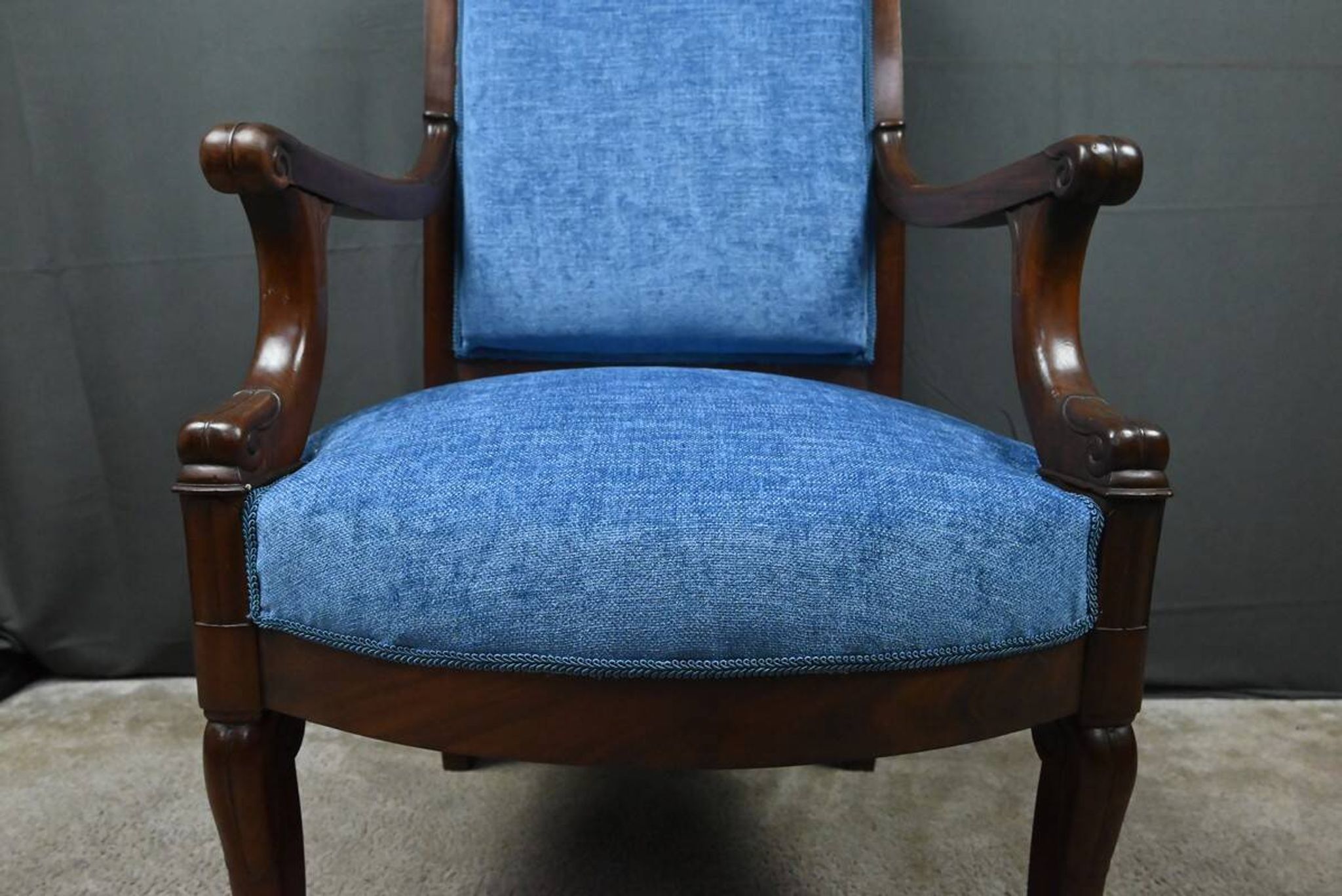 Pair of mahogany armchairs, Restoration period – early 19th century