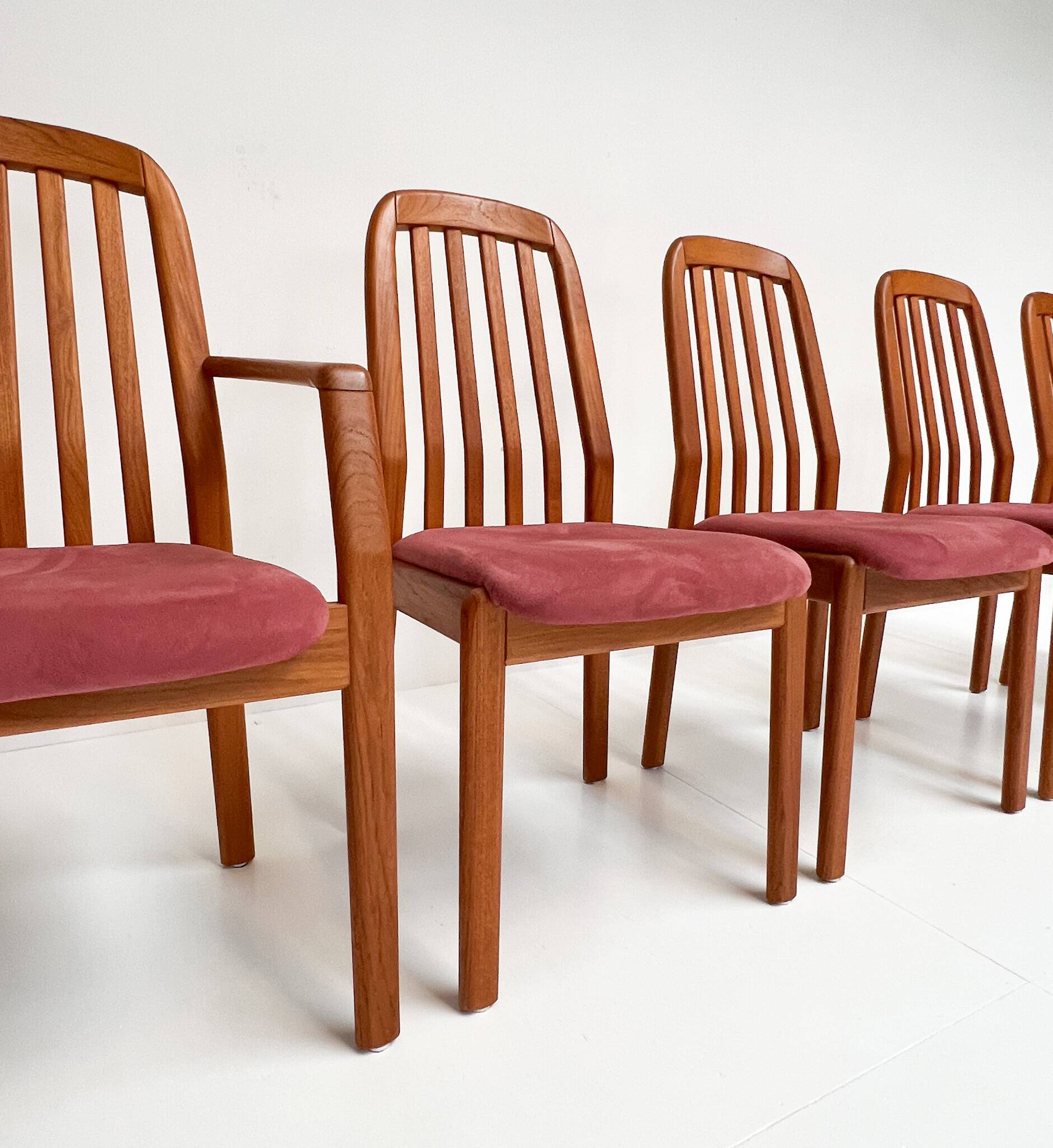 Set of 6 Danish wooden chairs by Dyrlund, 1960s