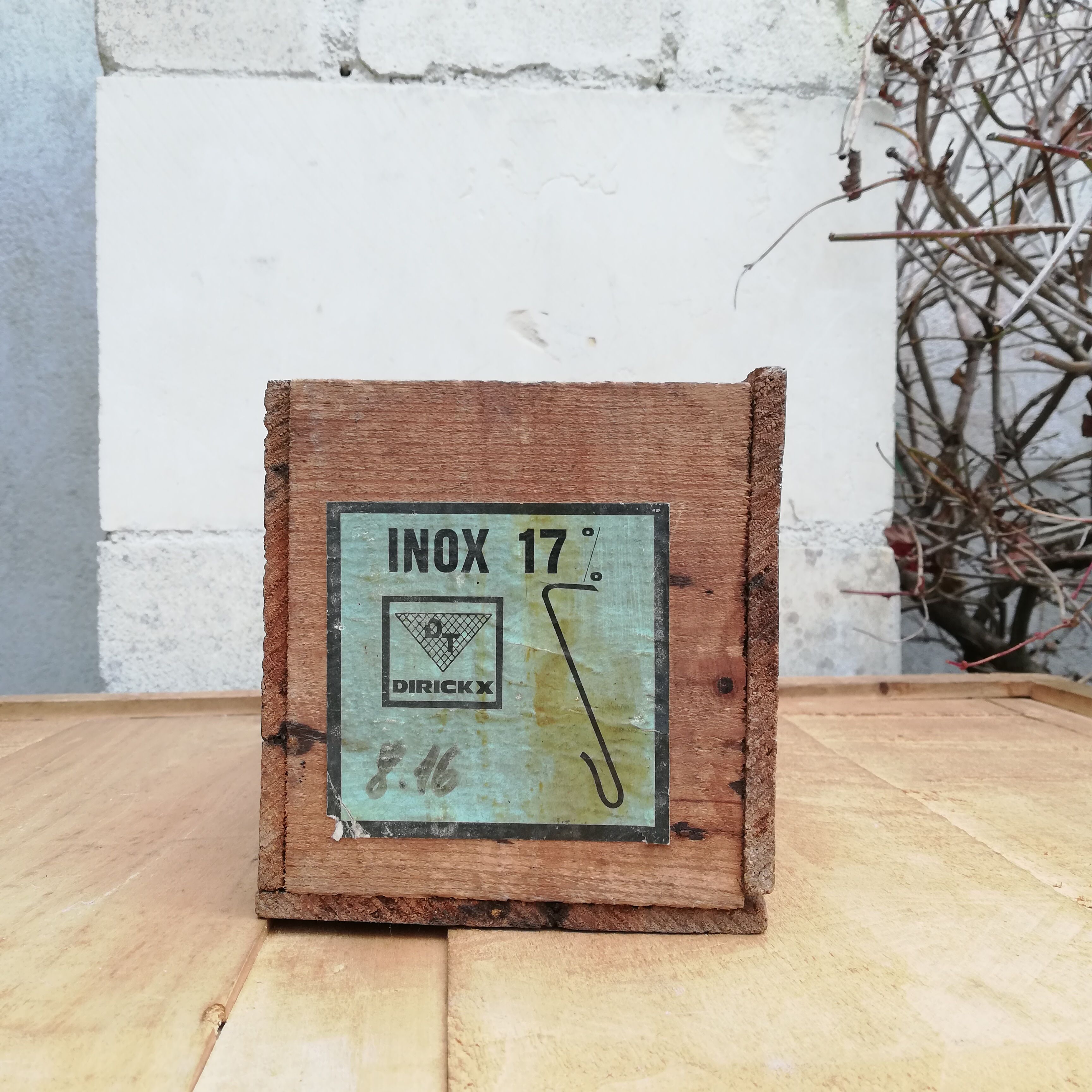 Workshop drawer handle shell