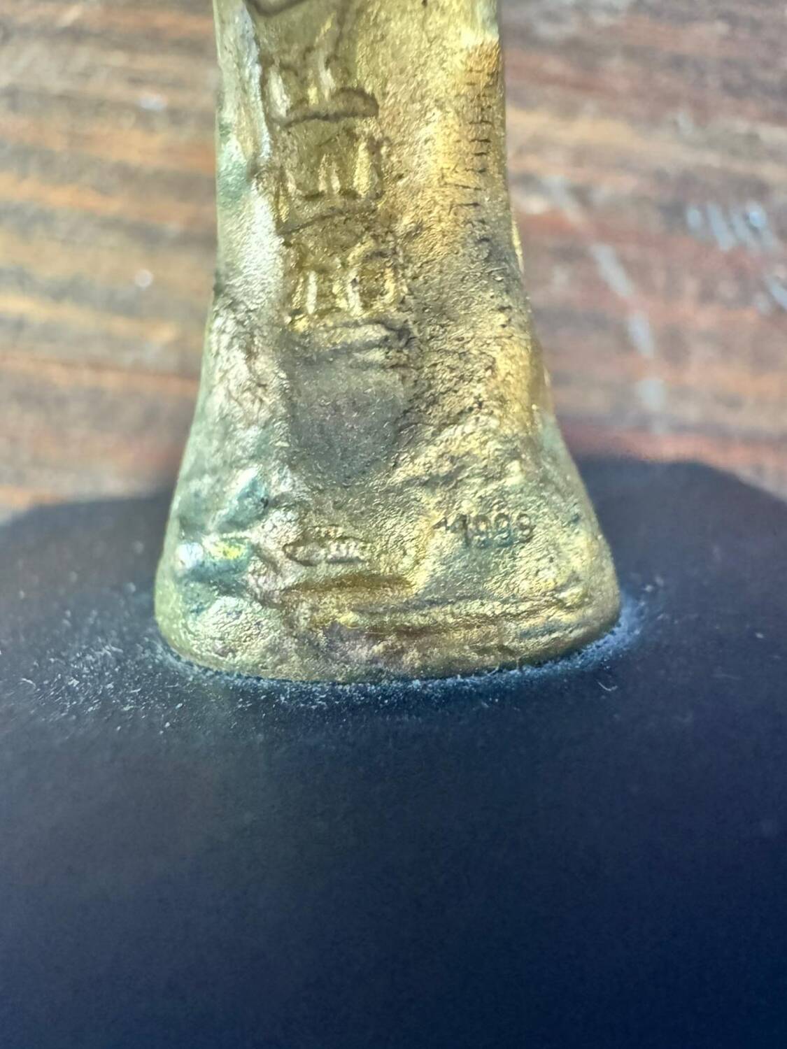 Female subject in gilded bronze, 1999 signed Claudine Berechel