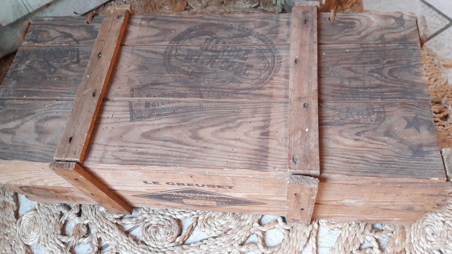 Le Creuset wooden box