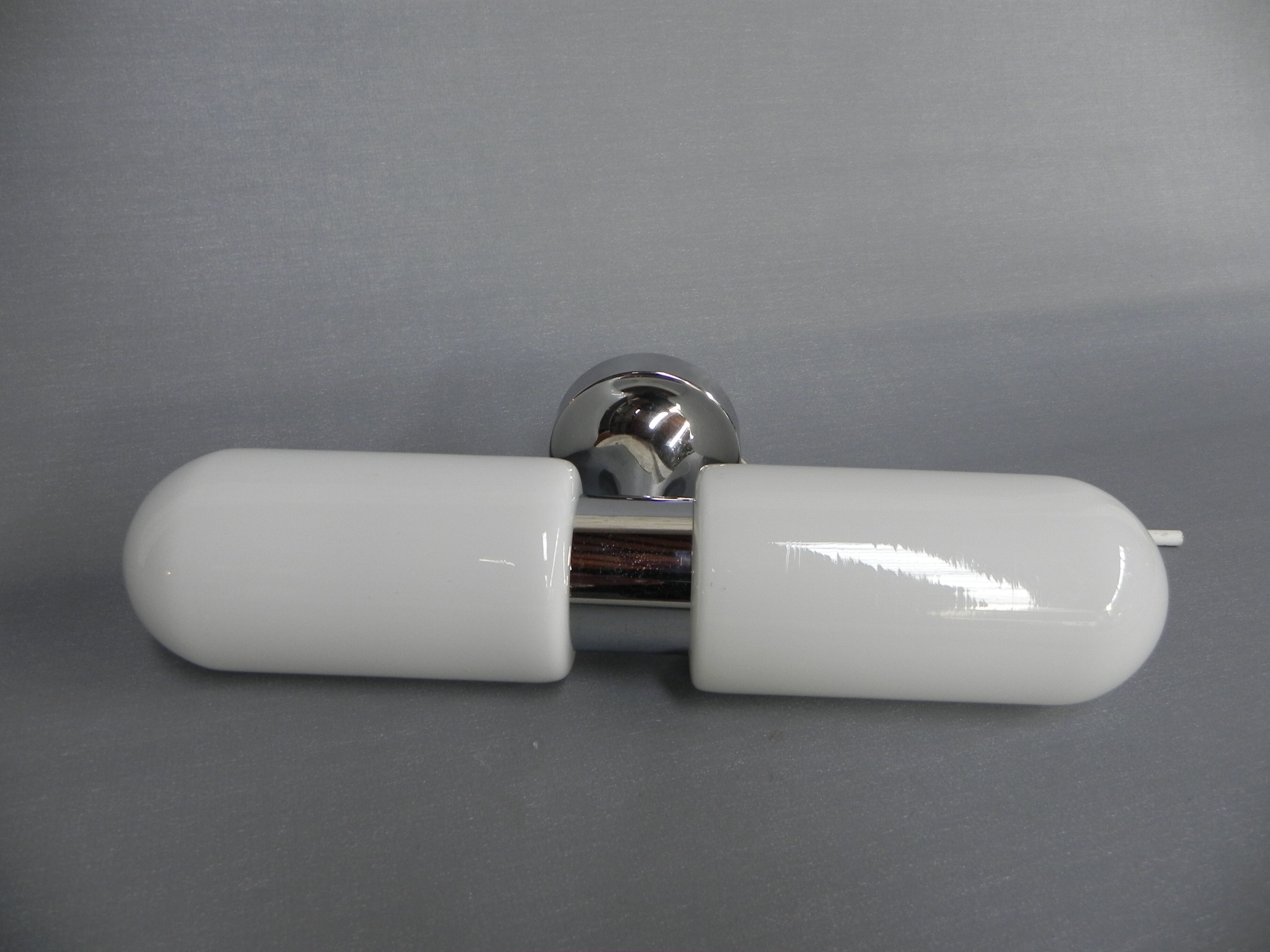 Vintage wall lamp with 2 glass caps