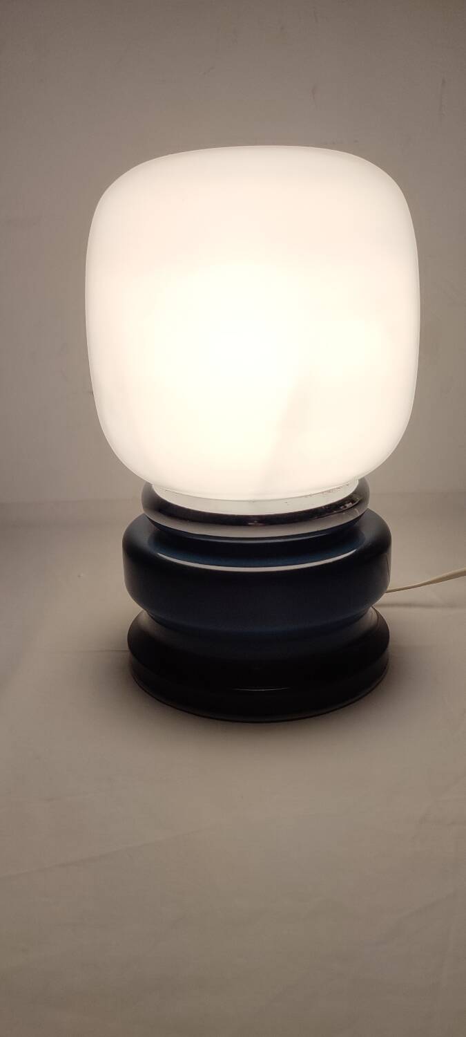 Lámpara de mesa metálica. España, 1960s.