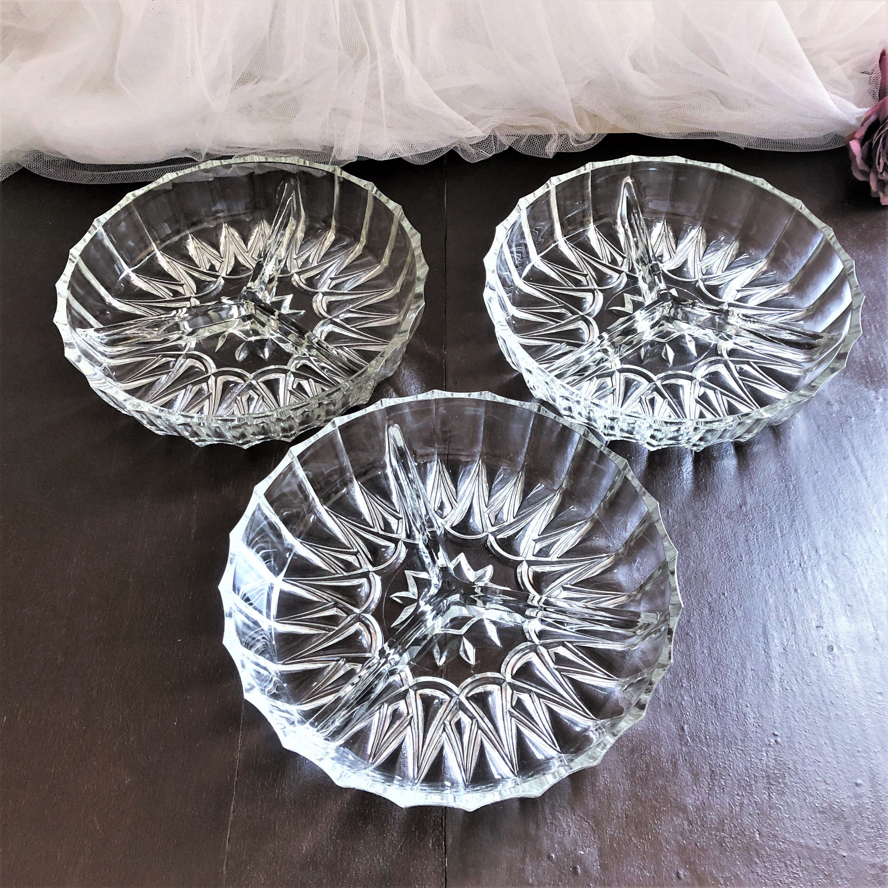 Serving dish called "beggar" with 3 compartments cut glass