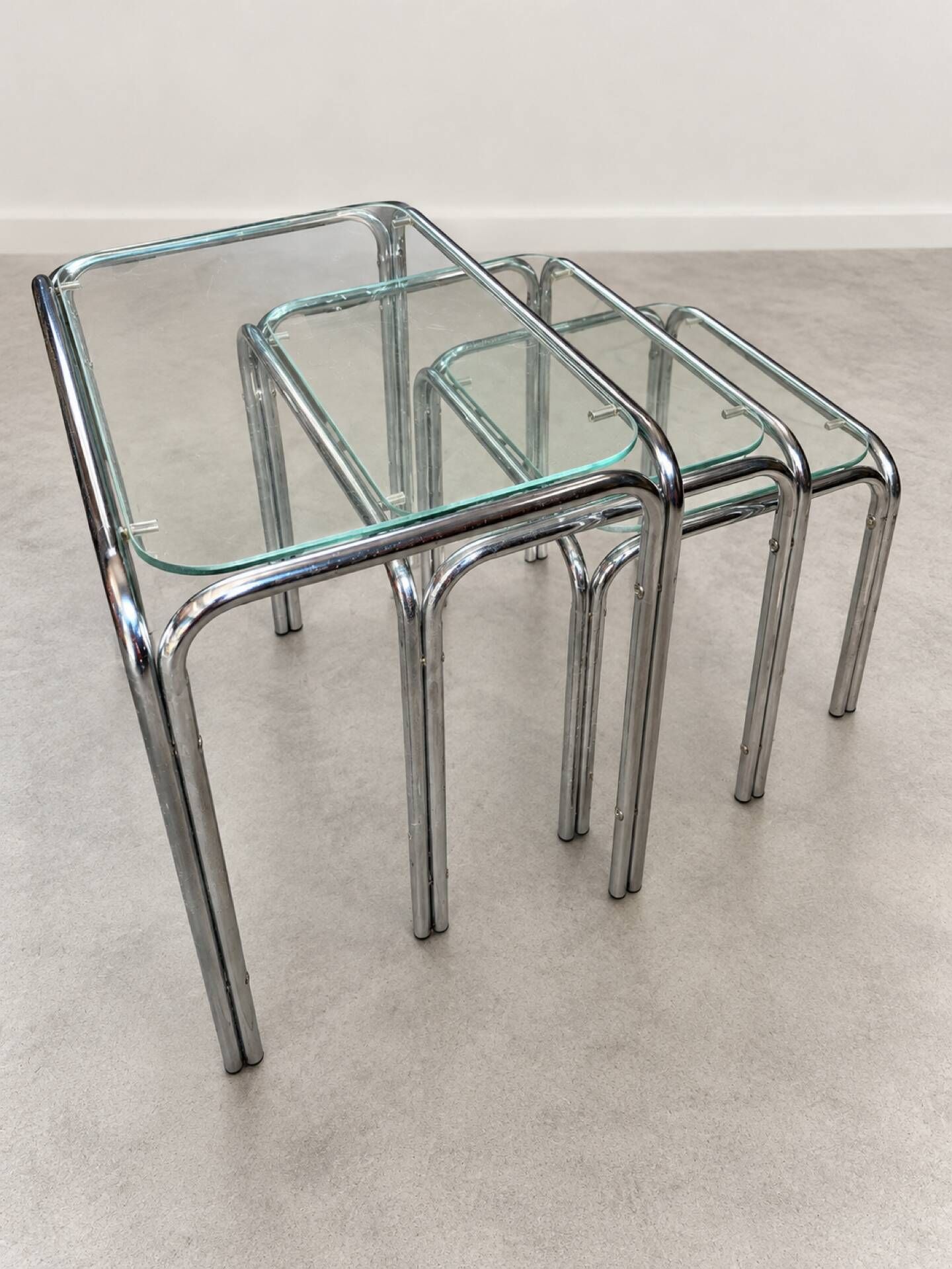 Nest tables in glass and vintage metal - 1970s