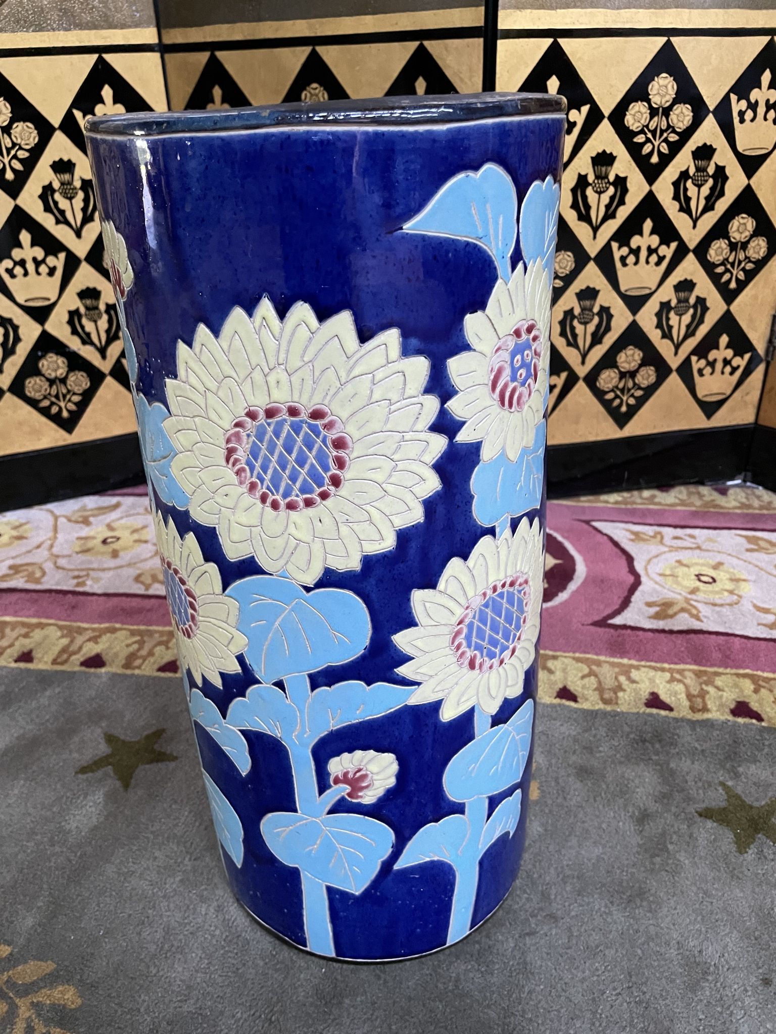 Umbrella holder in faience