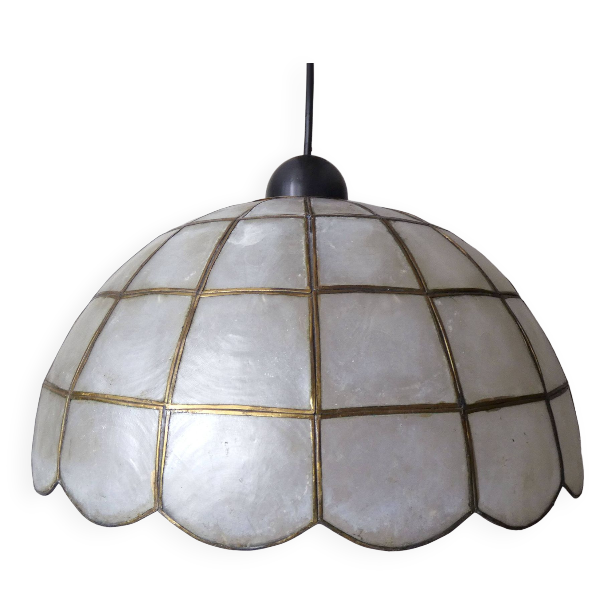 suspension en nacre et laiton vintage