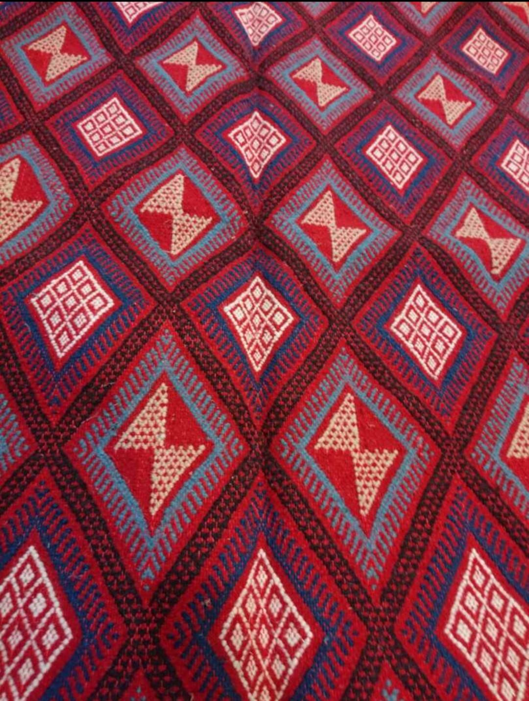 Red mergoum carpets woven by hand 172x240cm