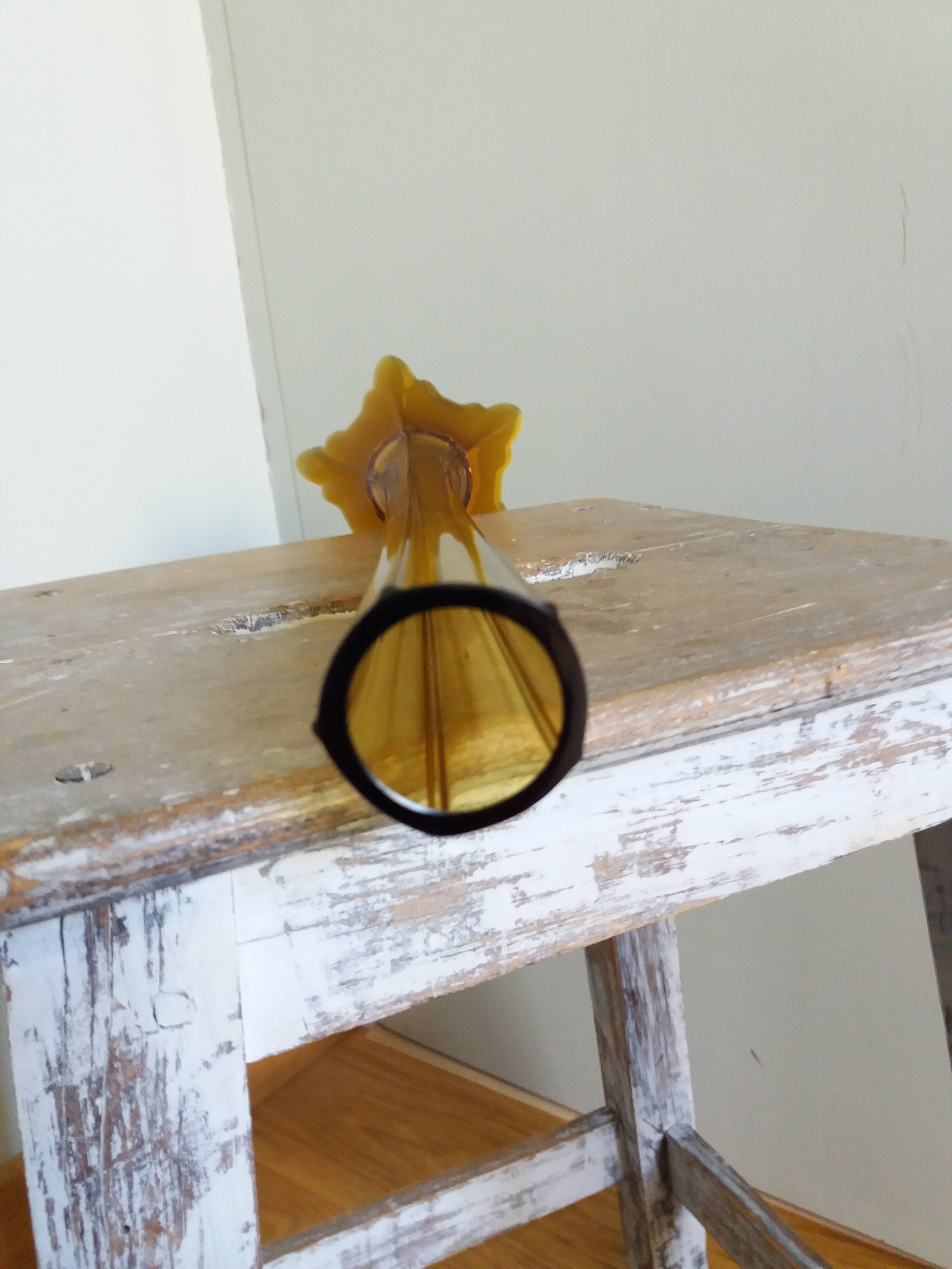 Murano style amber glass soliflore vase