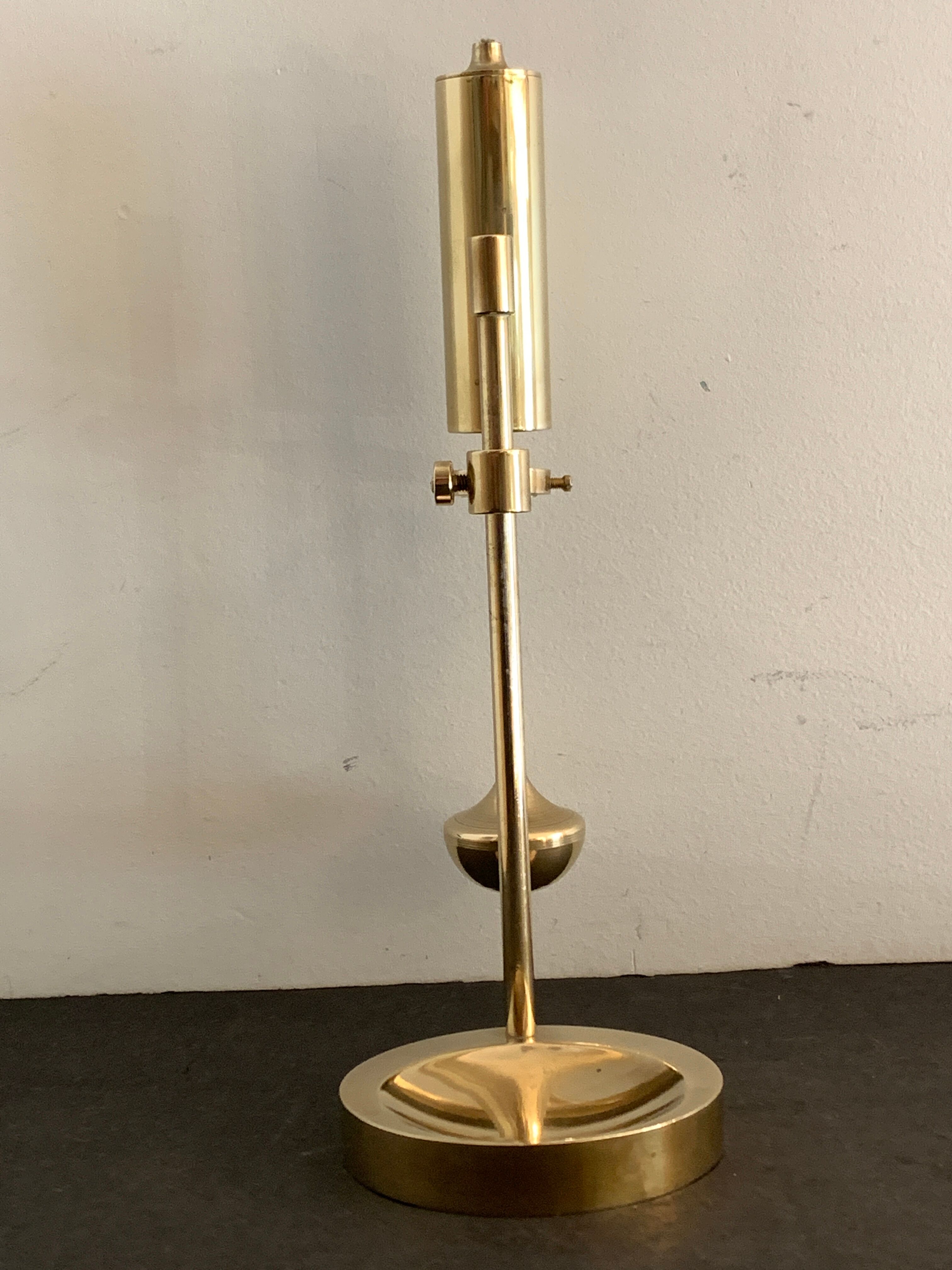Marine gyroscopic oil lamp in polished solid brass, Ilse Ammonsen for Daproma, Denmark, 1950