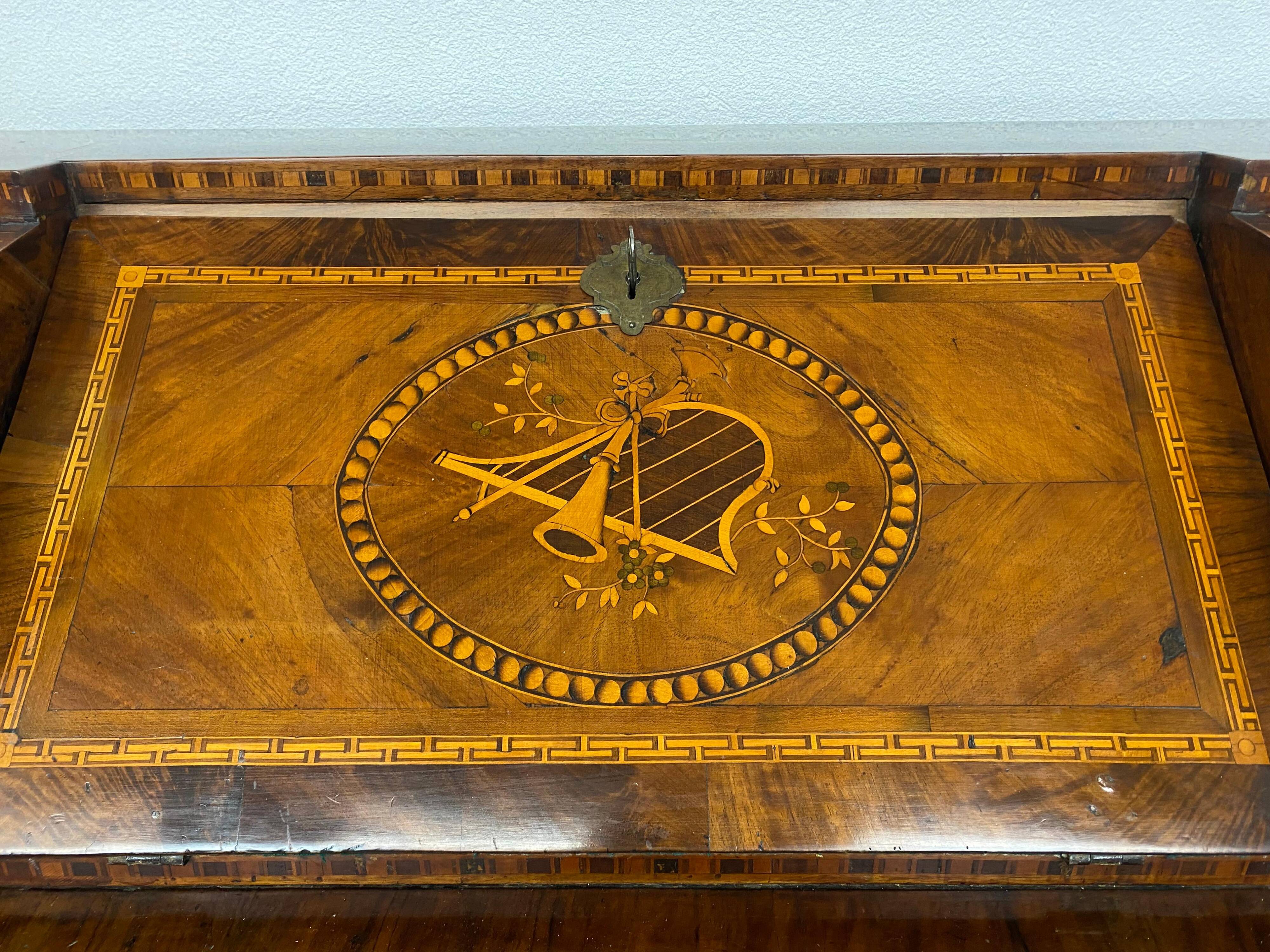Classicist Viennese secretary, around 1790