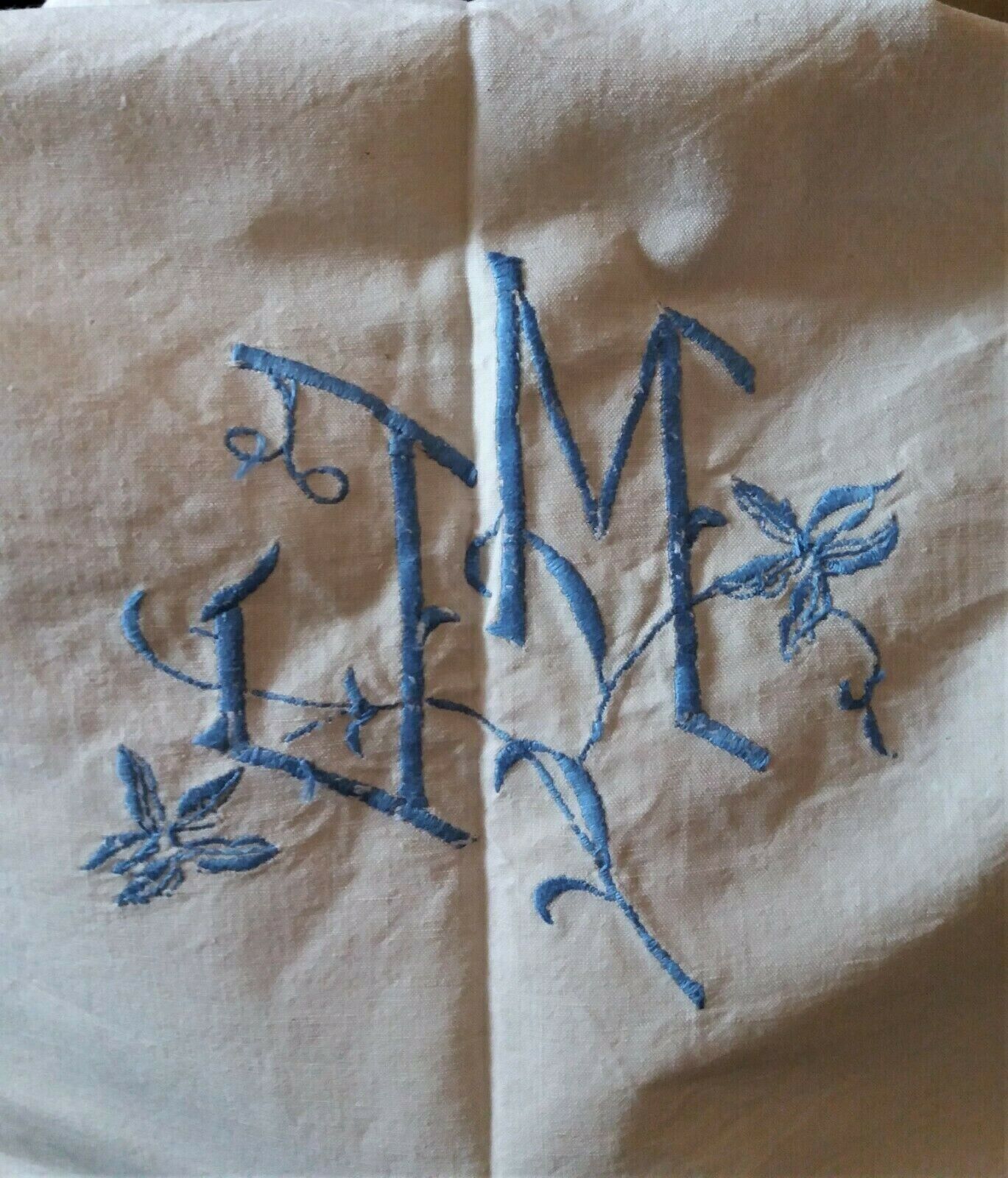 Old sheet embroidered mestizo blue flower in the edge 205 X 315 cm