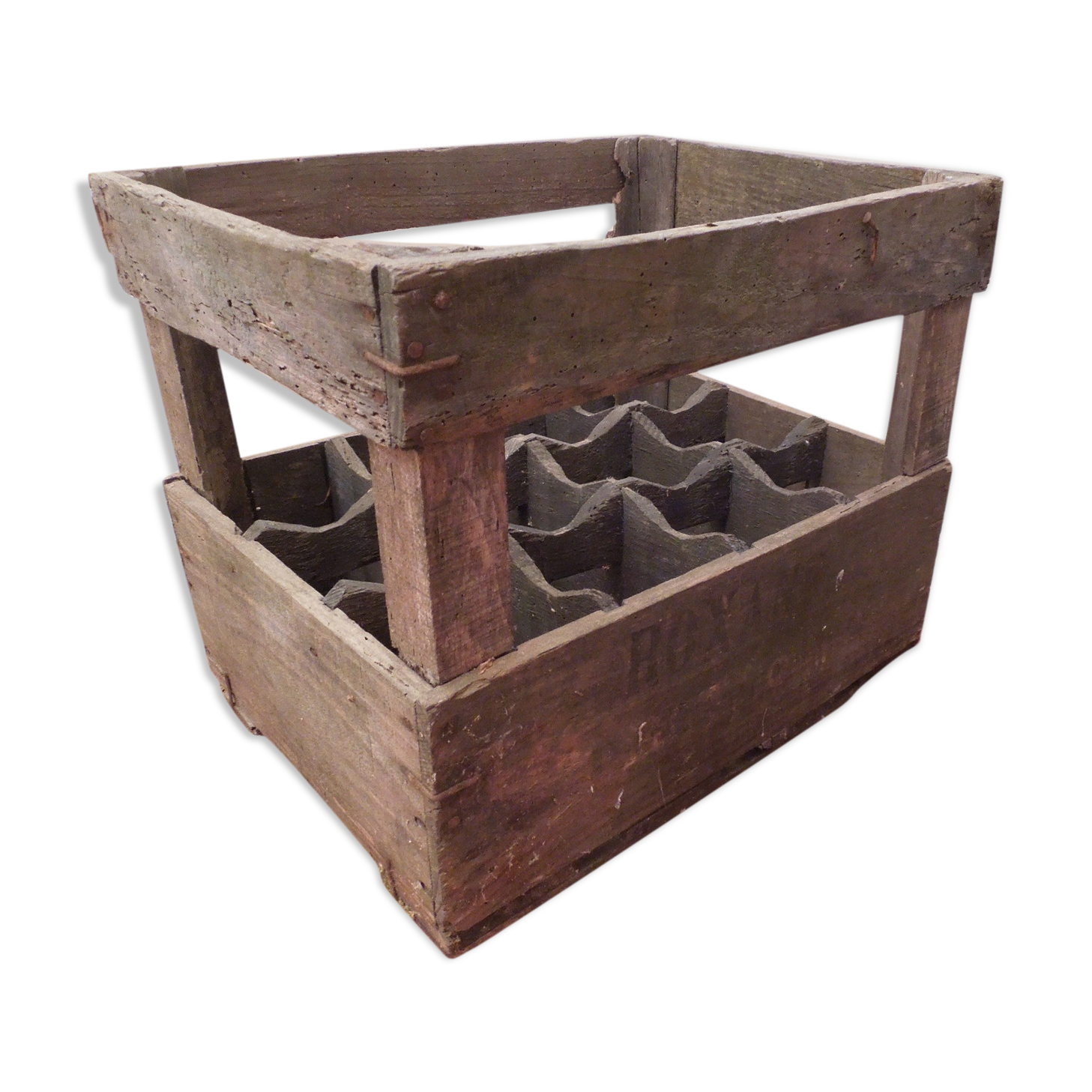 bottle-carrying locker