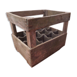 bottle-carrying locker