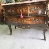 Commode sauteuse en bois de rose plateau en marbre rose