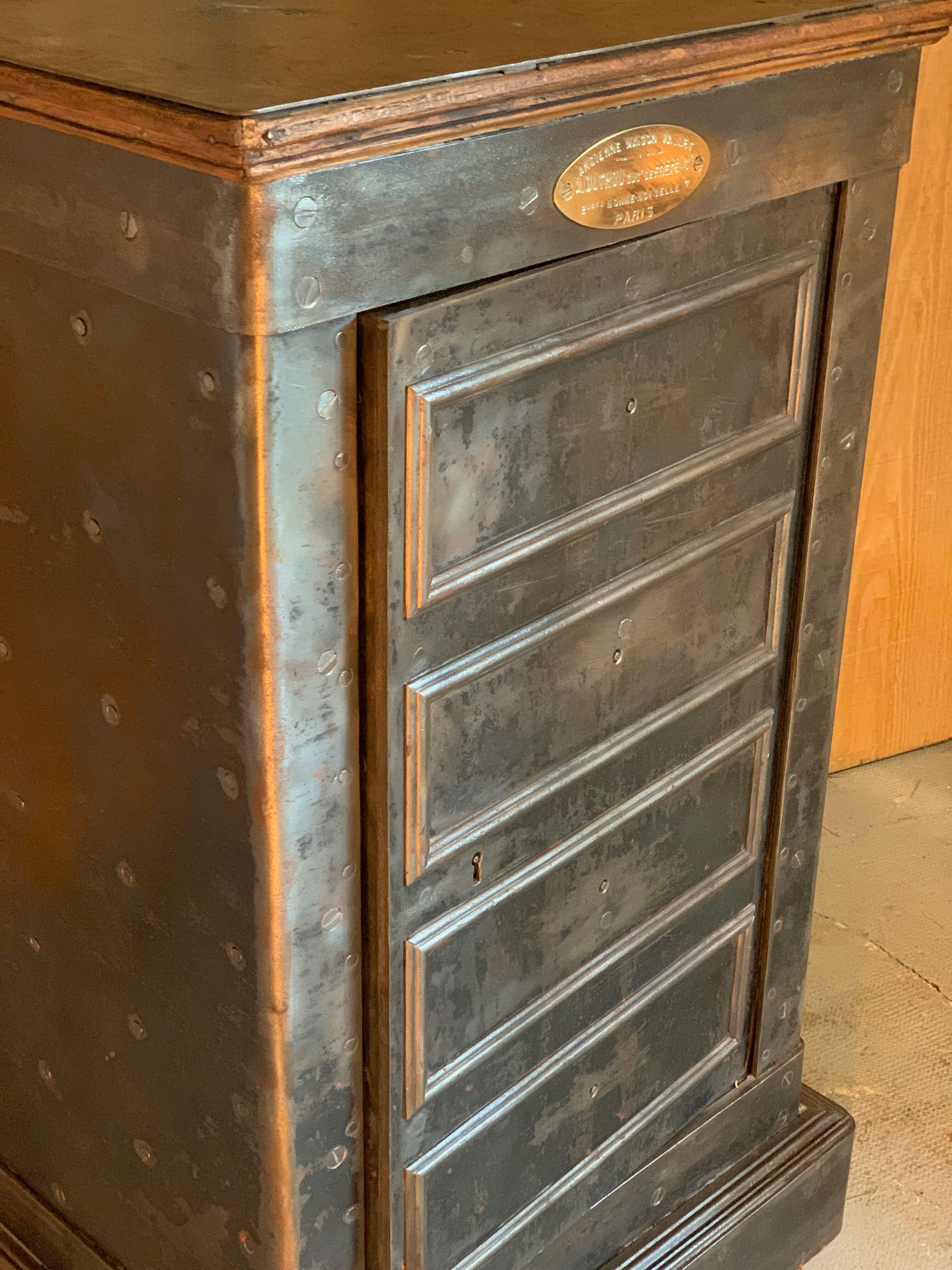 Former fort chest Vallet Freté Paris 1900