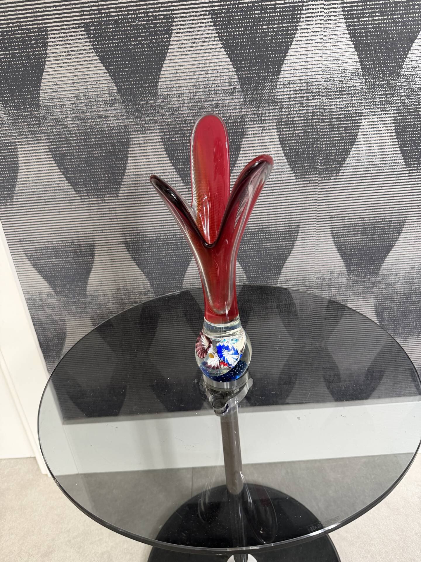 Vintage Murano tulip vase with sulphur base (1960)