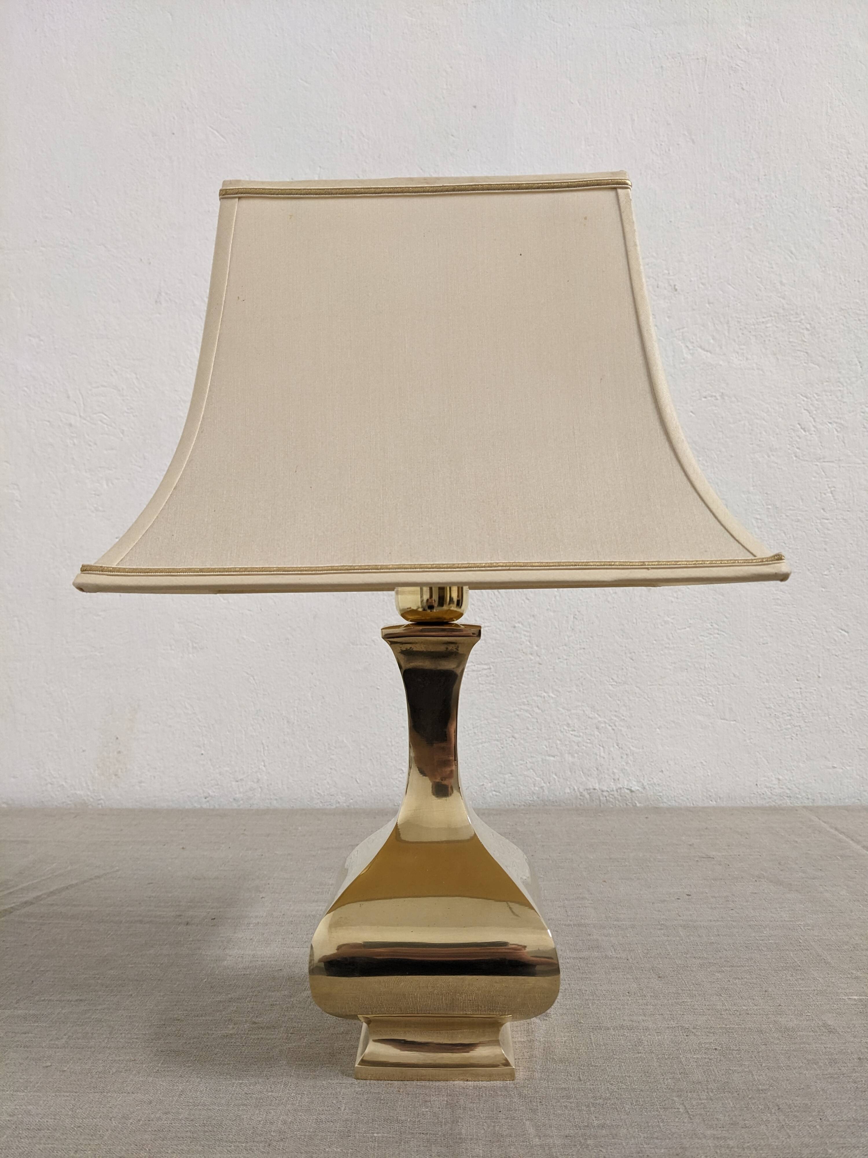 Hollywood Regency lamp in brass by Ciangiacomo design, Italy circa 1970.