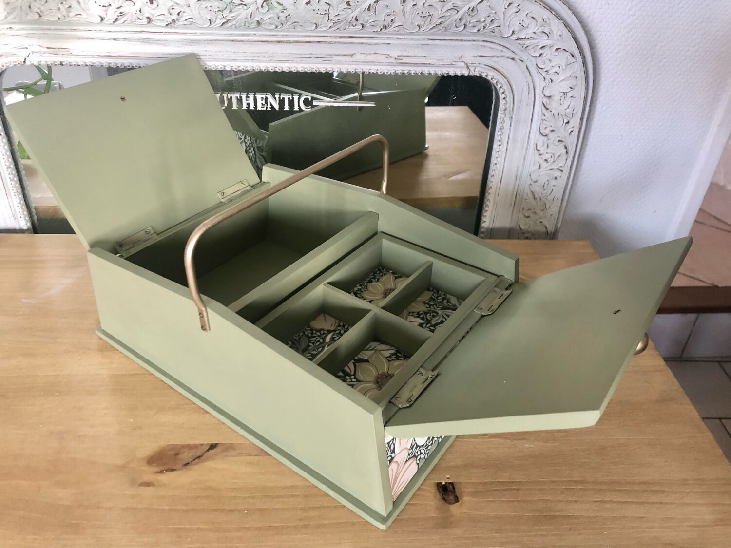 Jewelry box or sewing
