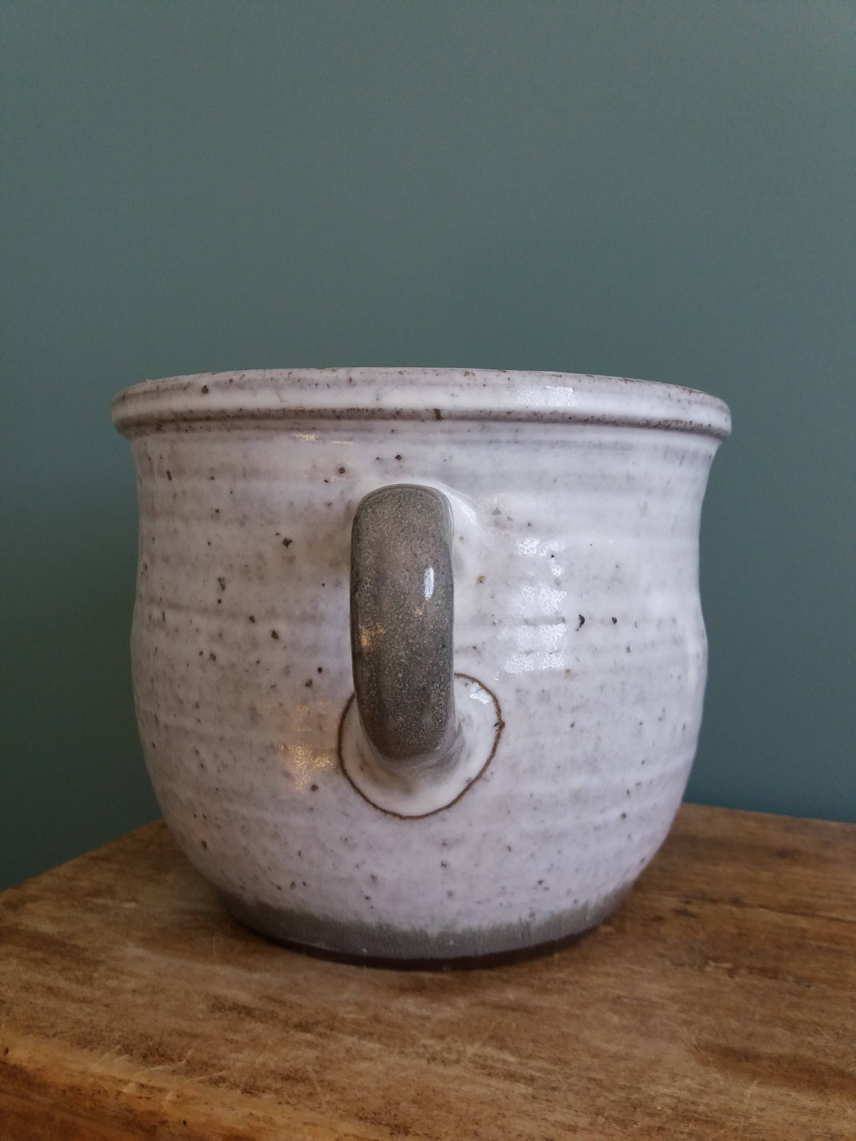 Cache pot The pottery of the Black Valley