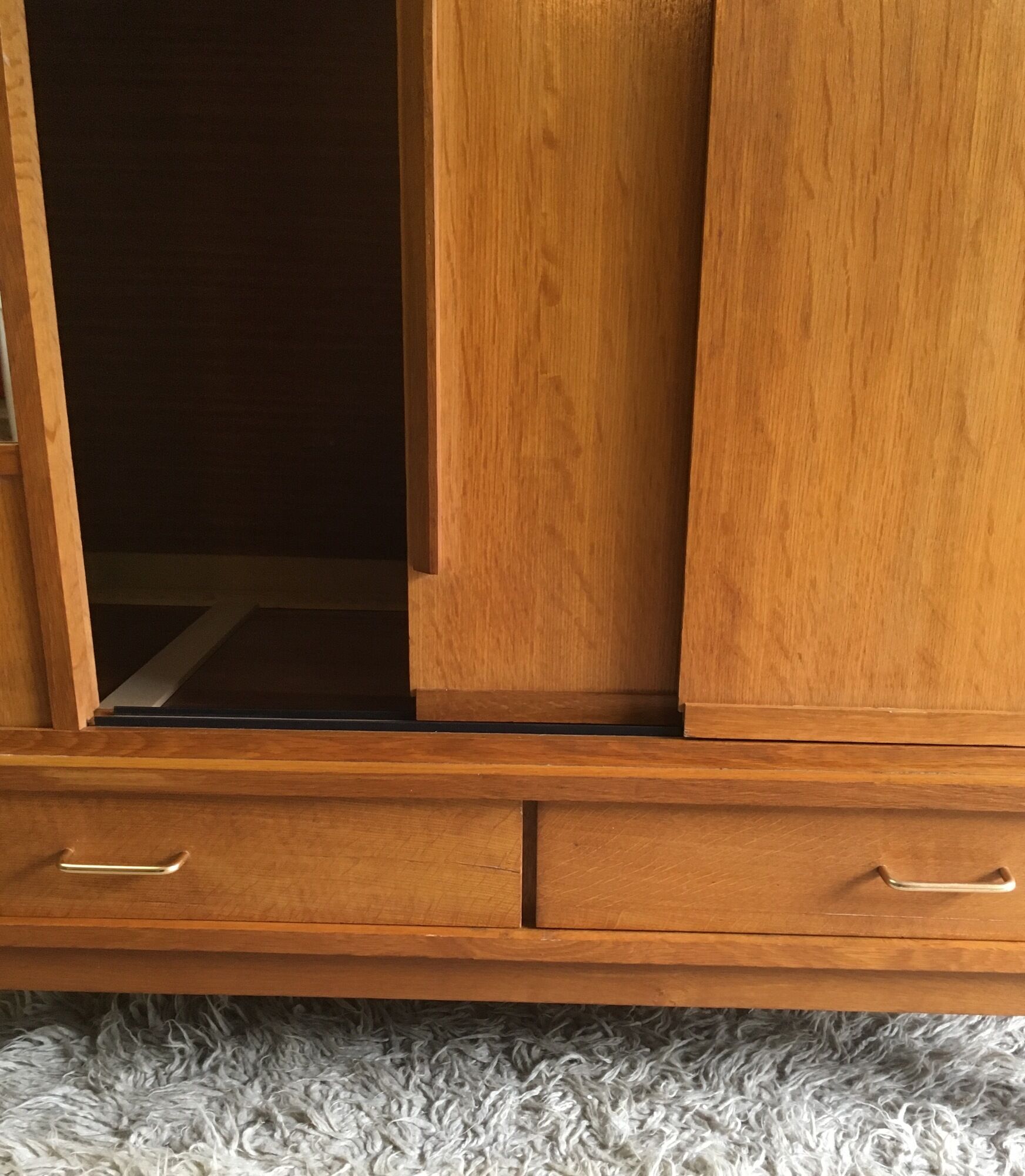 Compas feet and sliding doors cabinet - 1950s