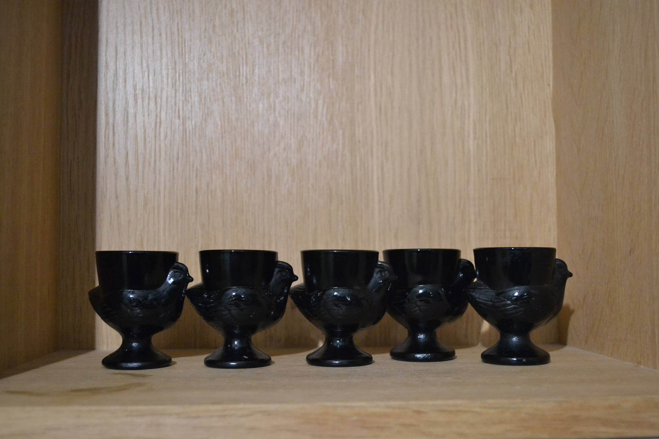Set of 5 hen-shaped egg cups