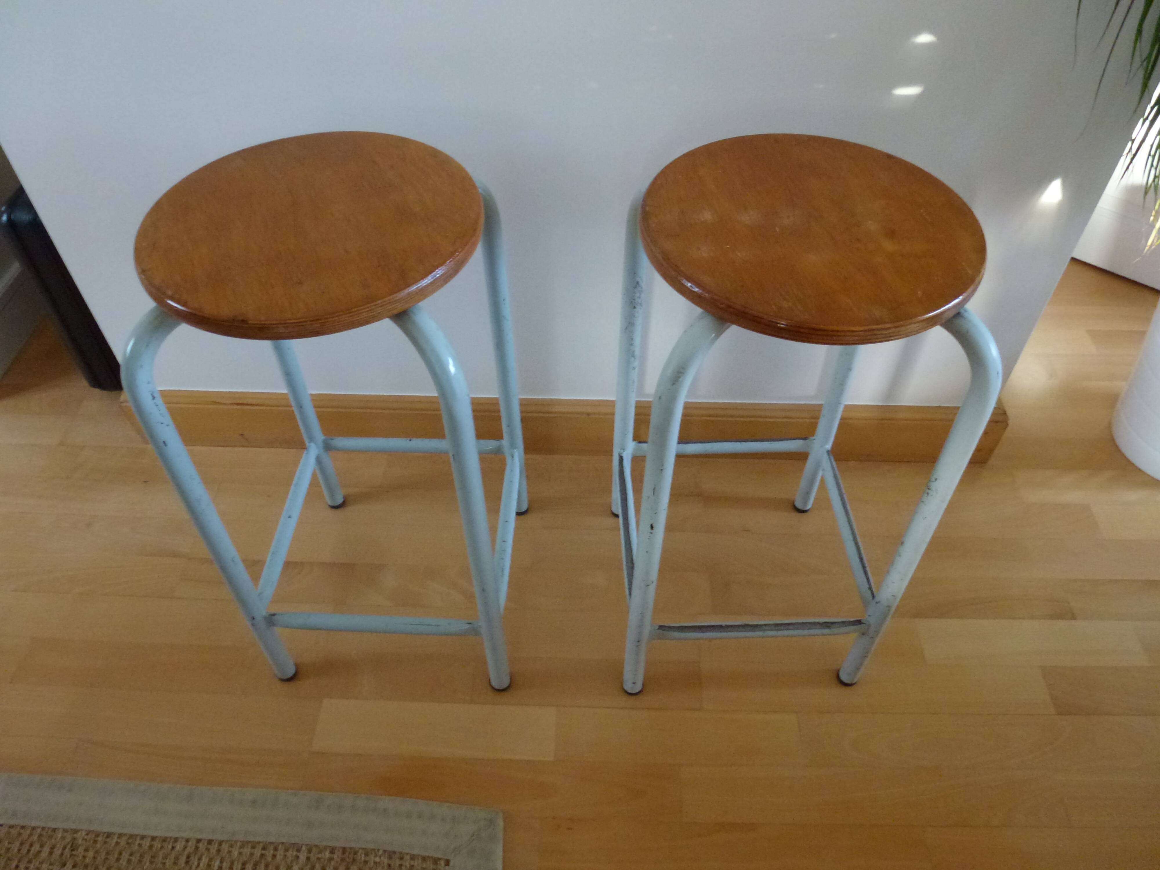 Laboratory stools