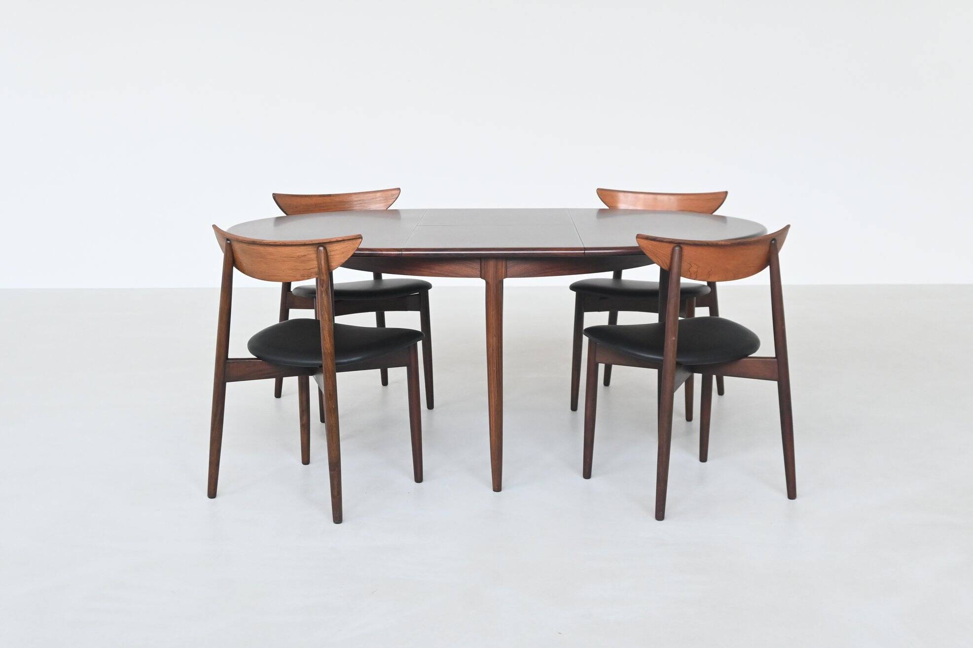 Niels Otto Moller model 15 dining table in rosewood Denmark 1960