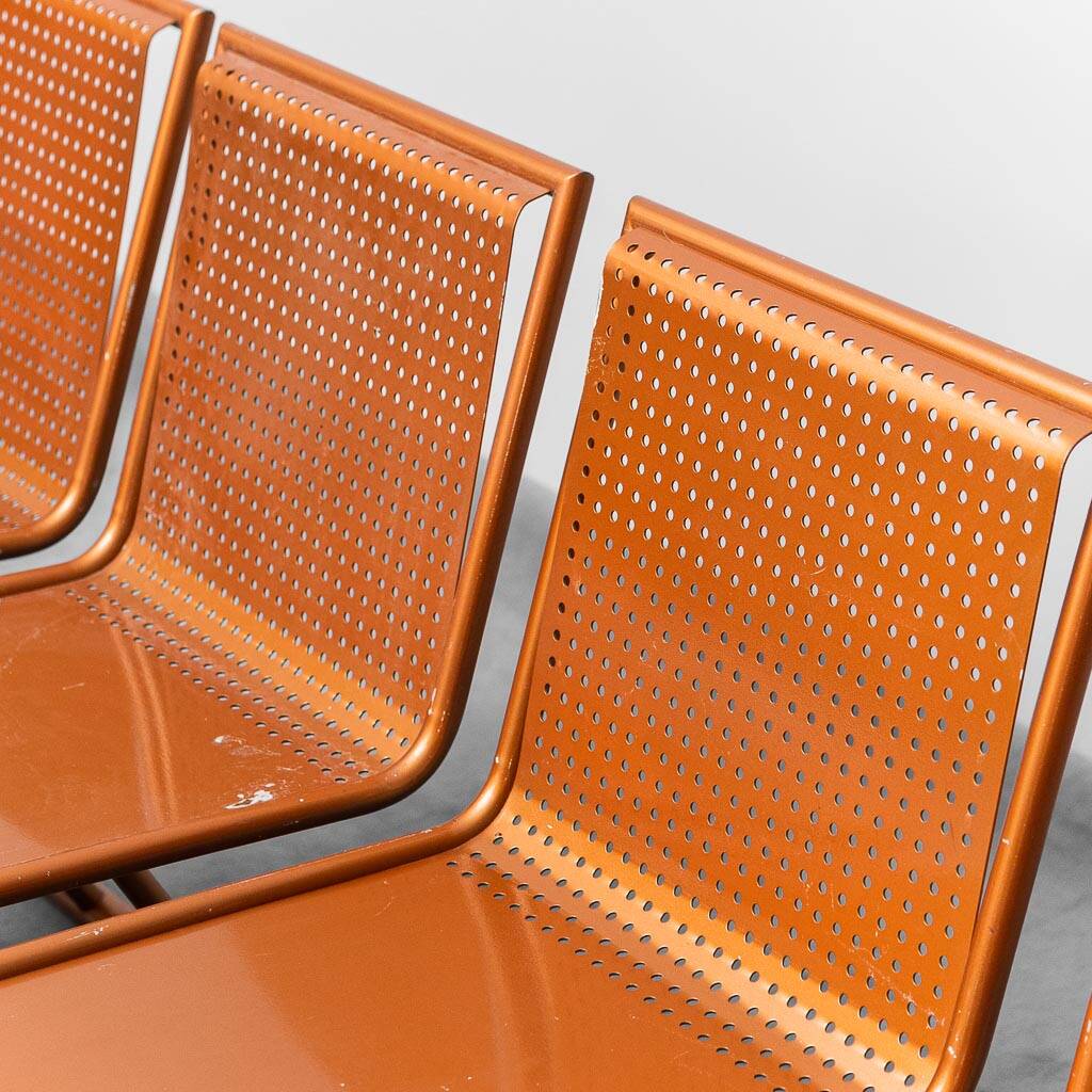 Set da 4 sedute modulari in metallo traforato anni ’80 vintage modernariato