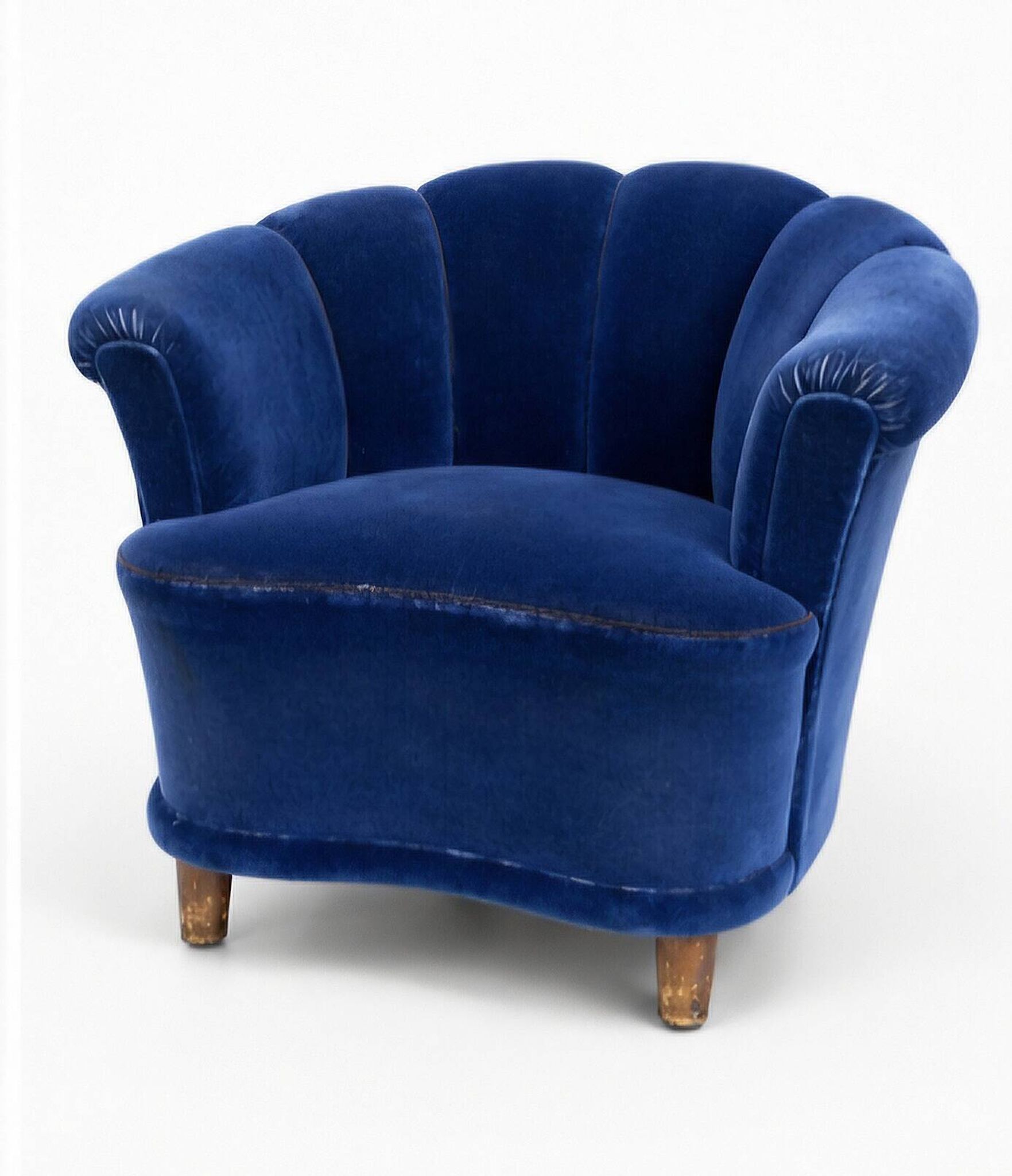 Swedish modern lounge chairs, clam shaped, 1940s Scandinavian design