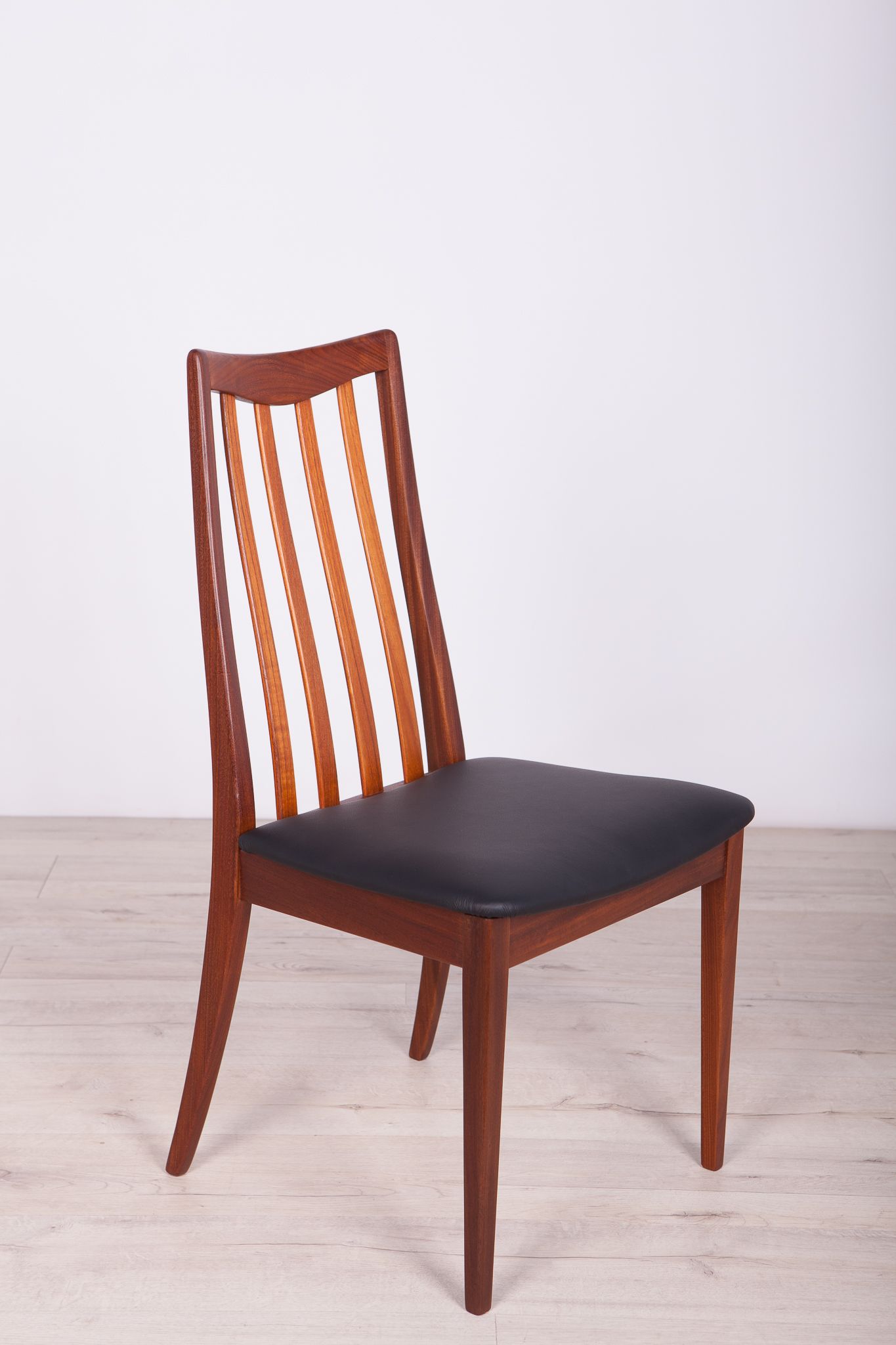 Vintage teak & leather dining chairs by Leslie Dandy for G-Plan, 1960s