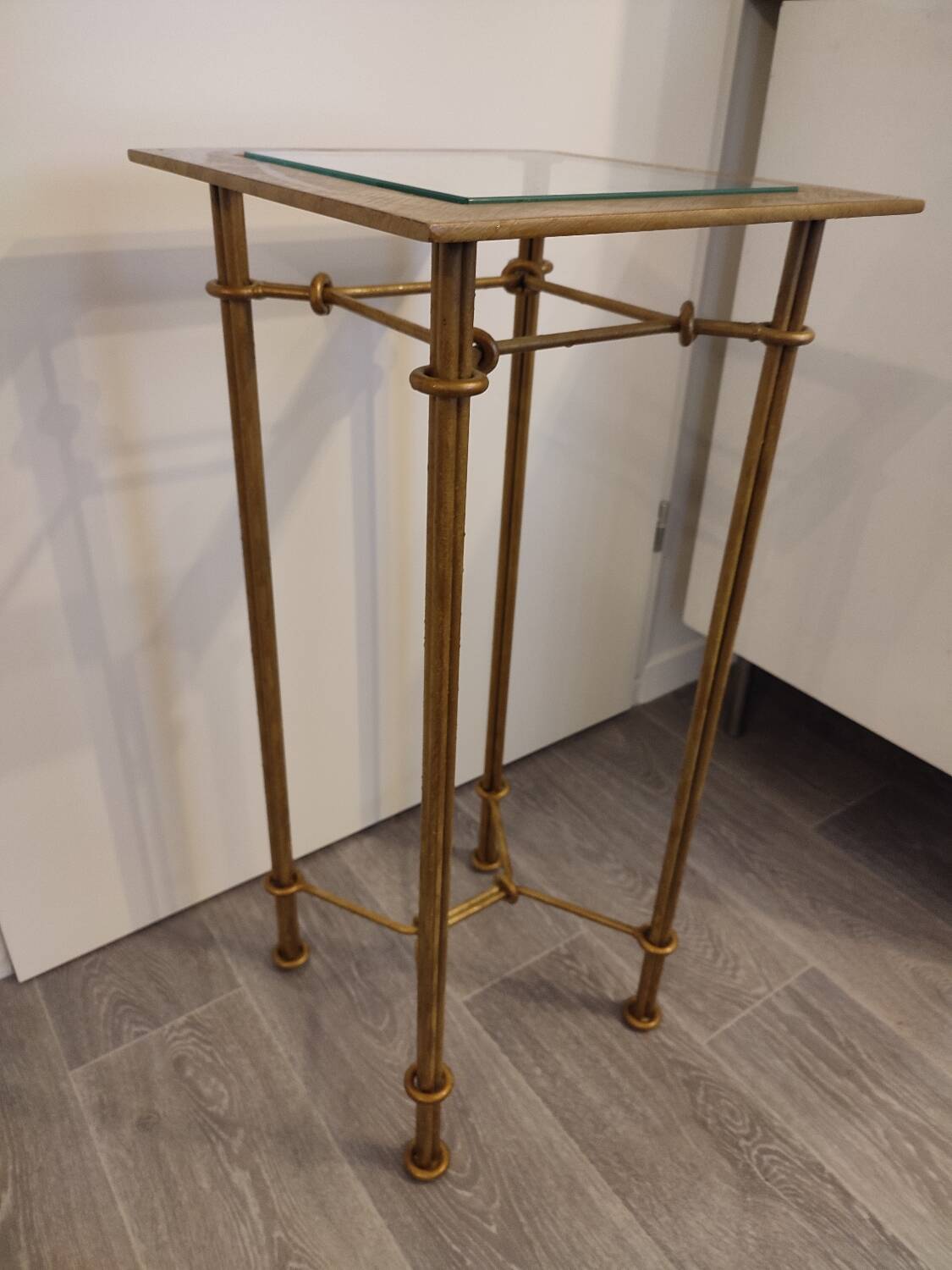 Vintage pedestal side table