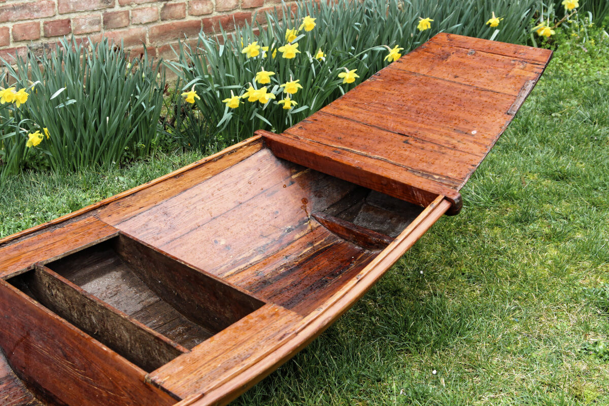 Ancient Picardy boat in solid wood