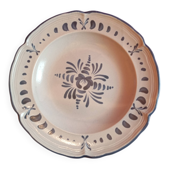 Large round plate in pornic earthenware "stuart" model