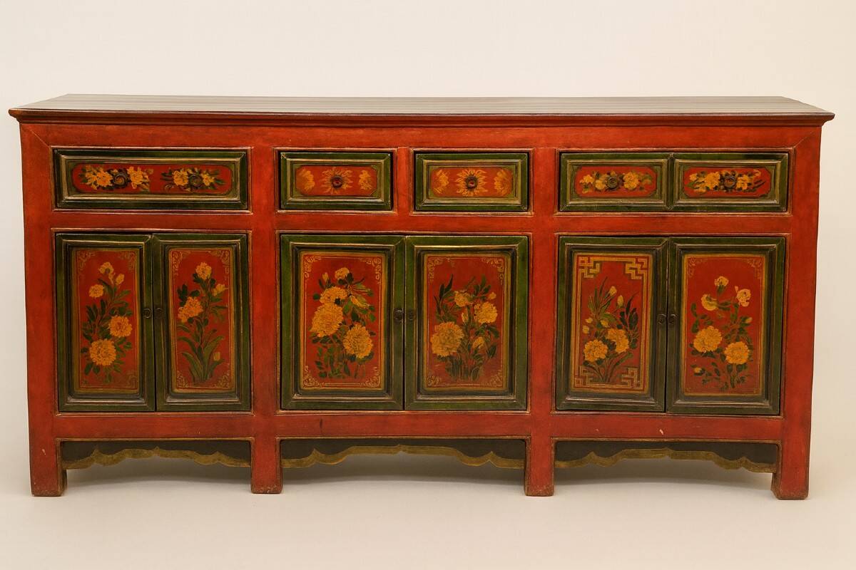 Asia 19th century: Very large lacquered wooden enfilade.